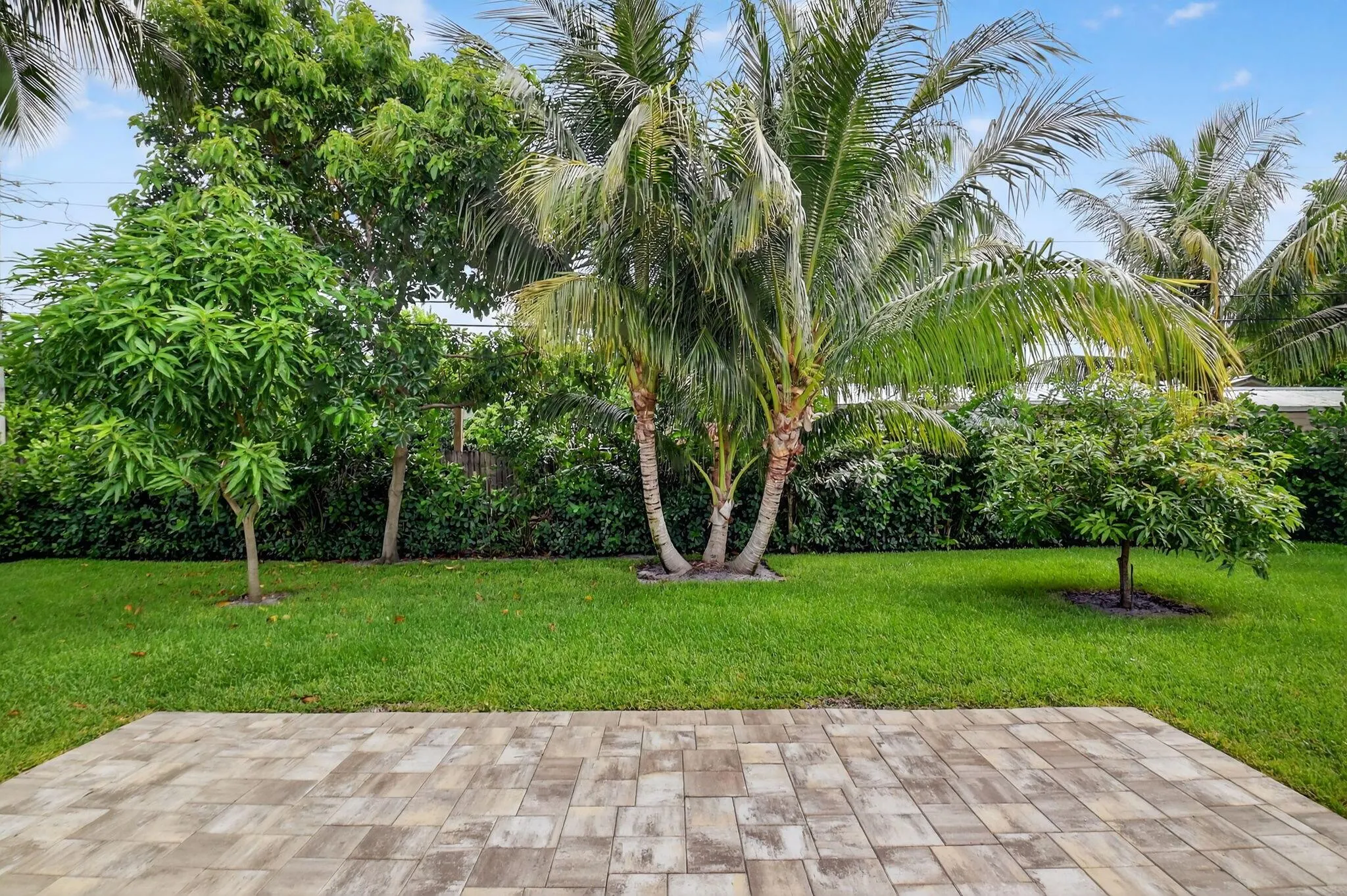 143 SE 27th Way