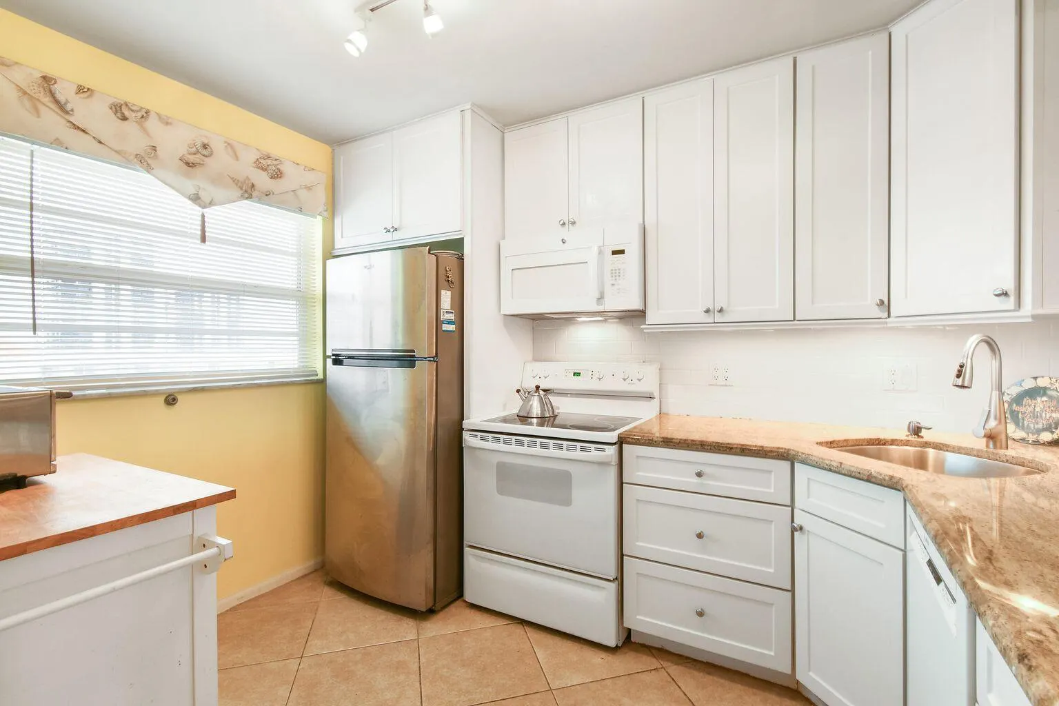 21 Yacht Club Drive, #507