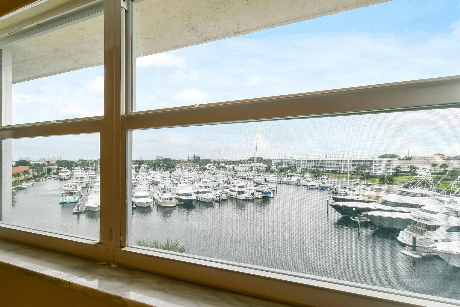 21 Yacht Club Drive, #507