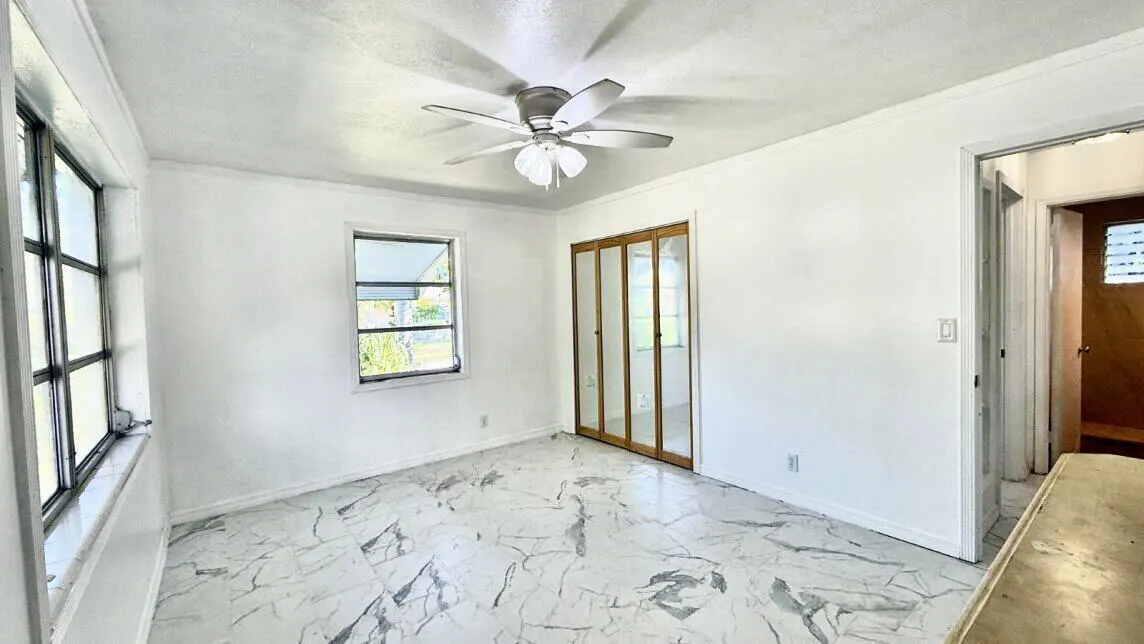 802 Lytle Street, #Main