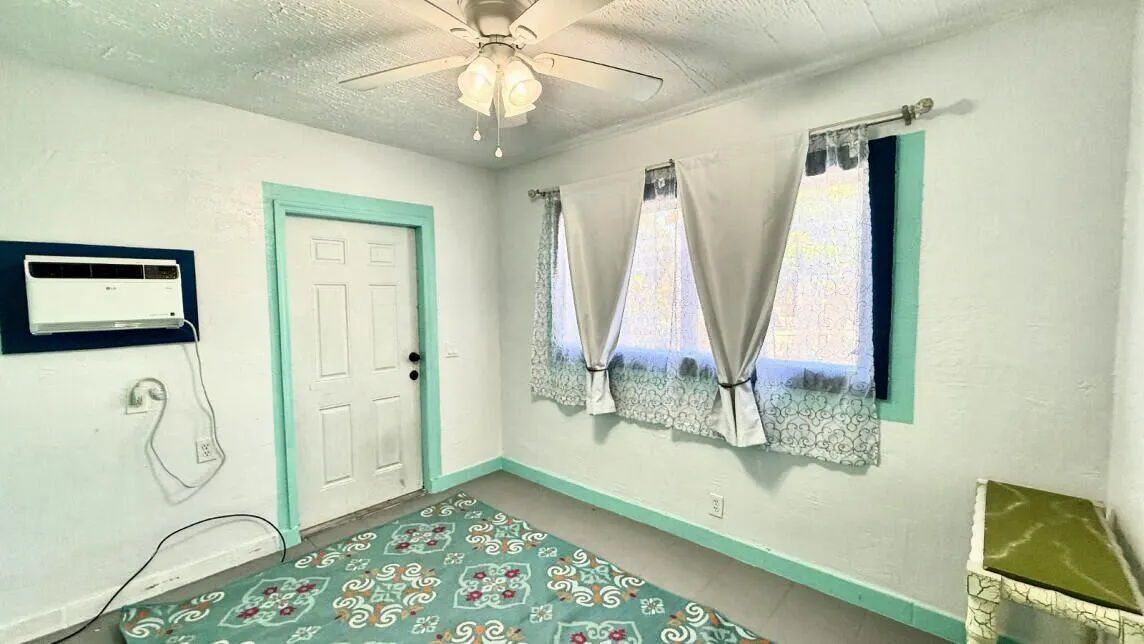 802 Lytle Street, #Main