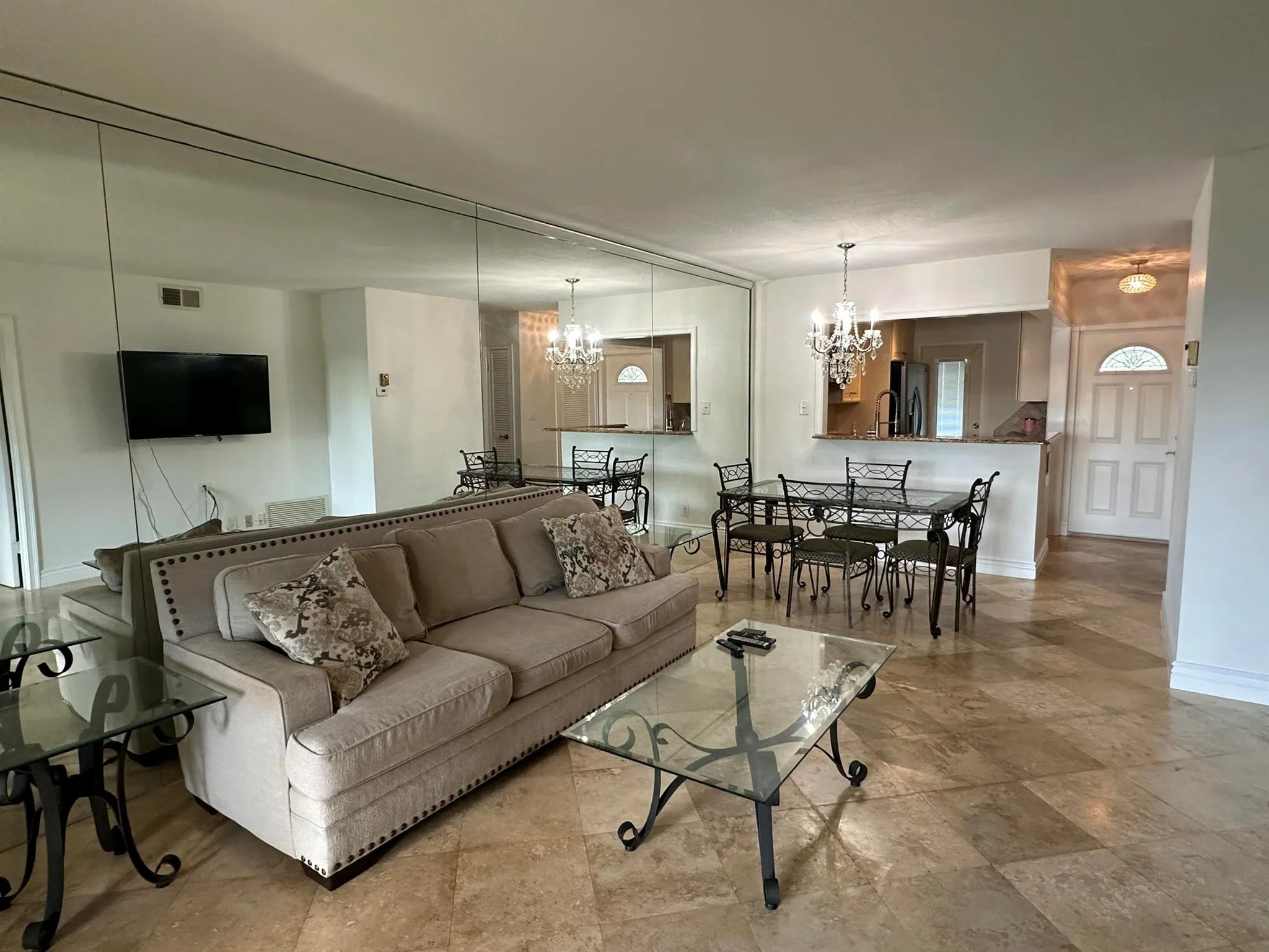 1951 NE 39th Street NE, #326