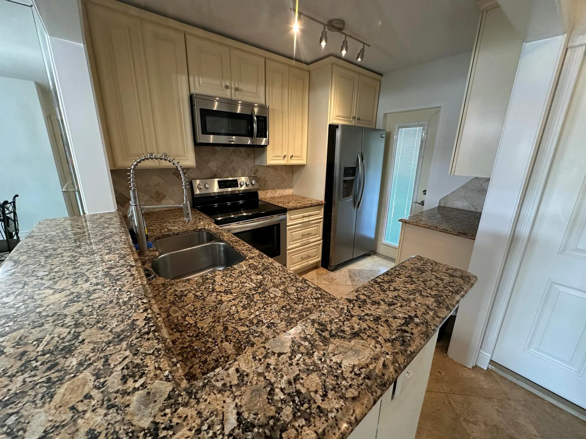 1951 NE 39th Street NE, #326