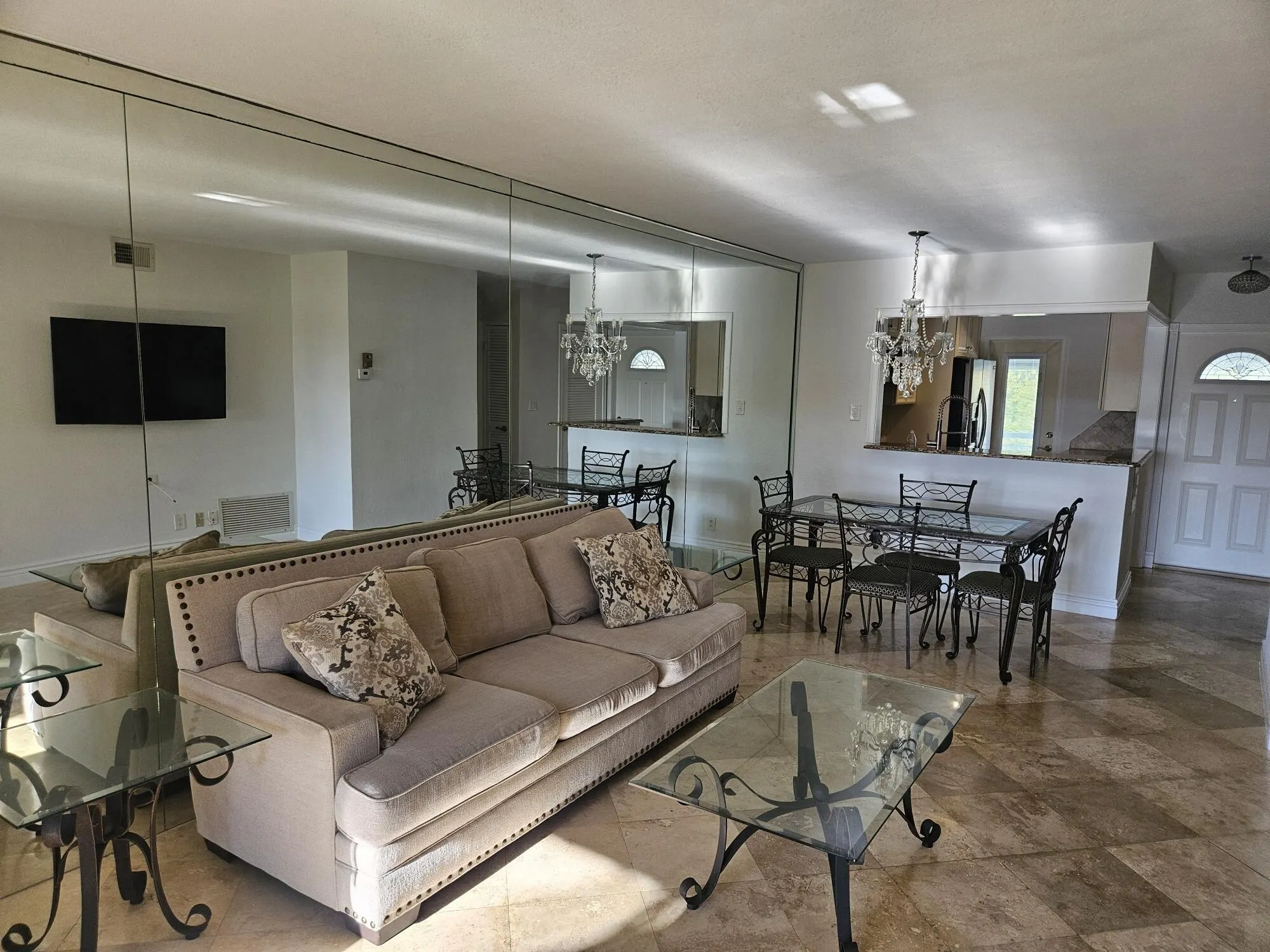 1951 NE 39th Street NE, #326