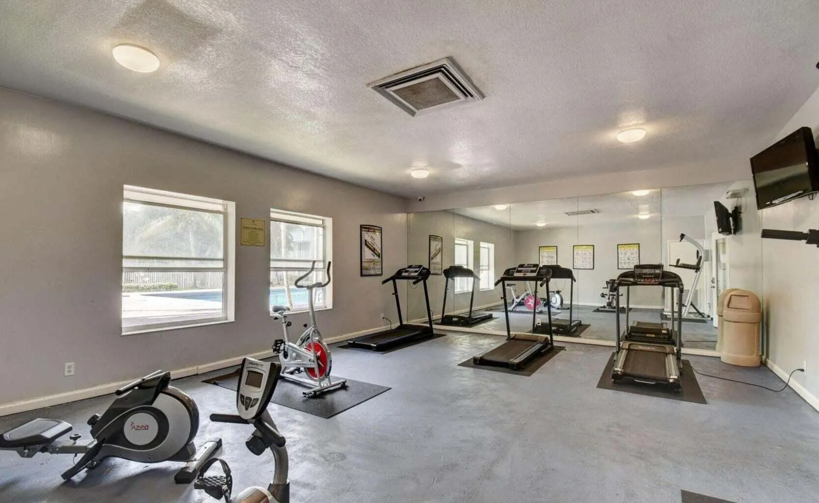 409 Executive Center Drive, #209