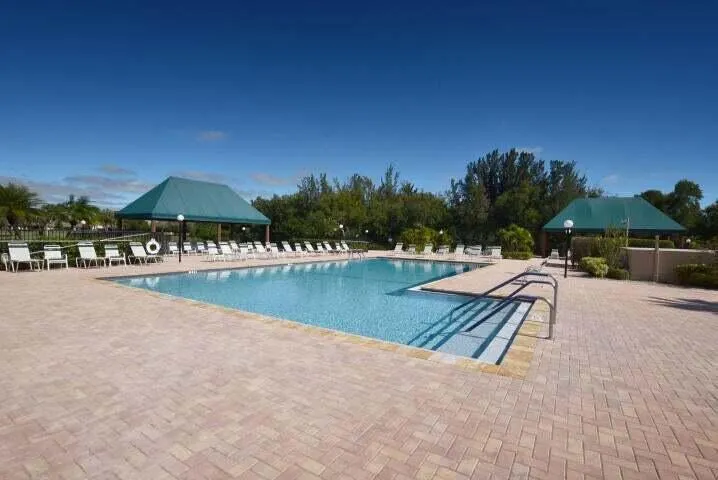 5834 Parkwalk Circle W