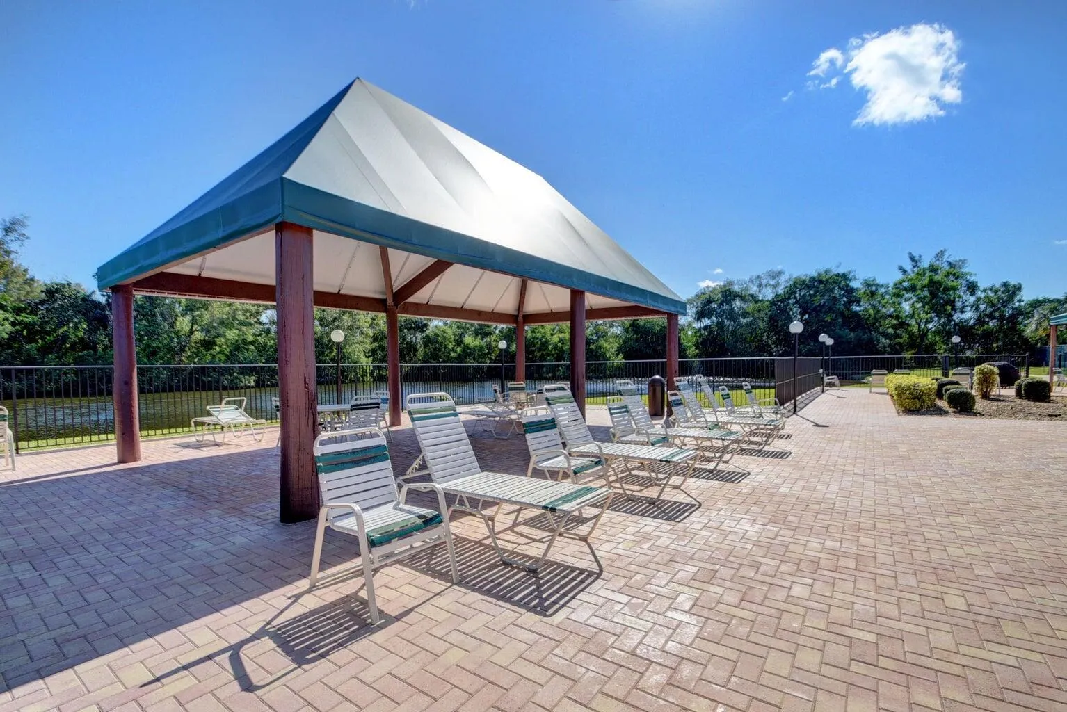 5834 Parkwalk Circle W