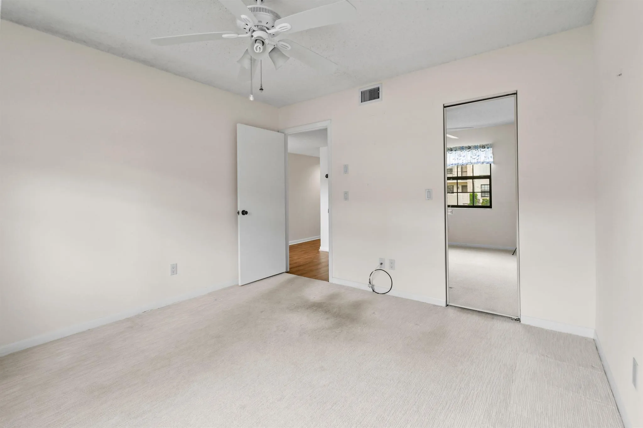 1001 Pinecrest Circle, #B