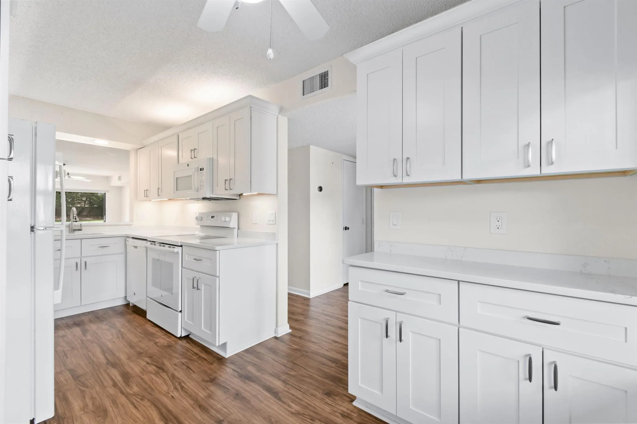 1001 Pinecrest Circle, #B