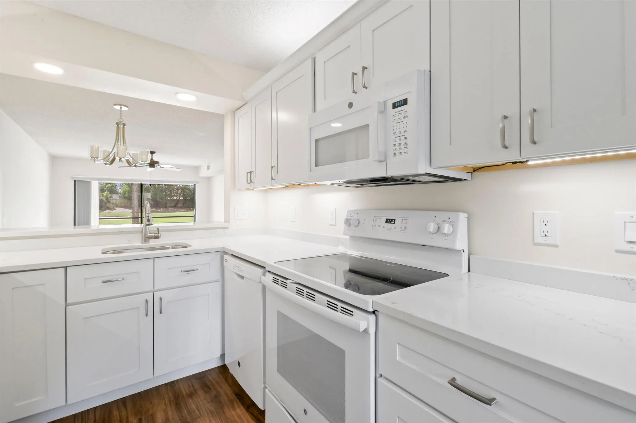 1001 Pinecrest Circle, #B
