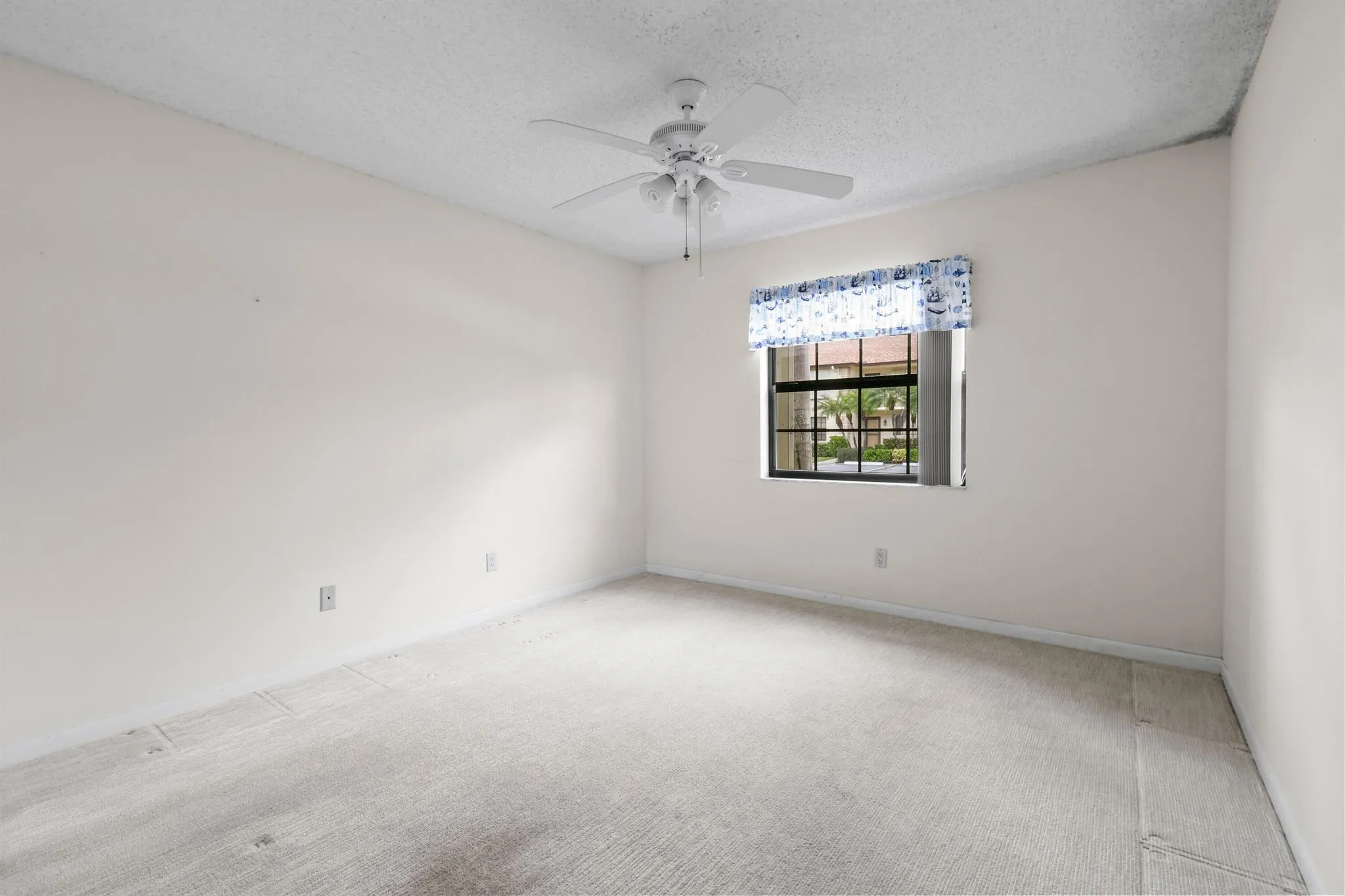 1001 Pinecrest Circle, #B