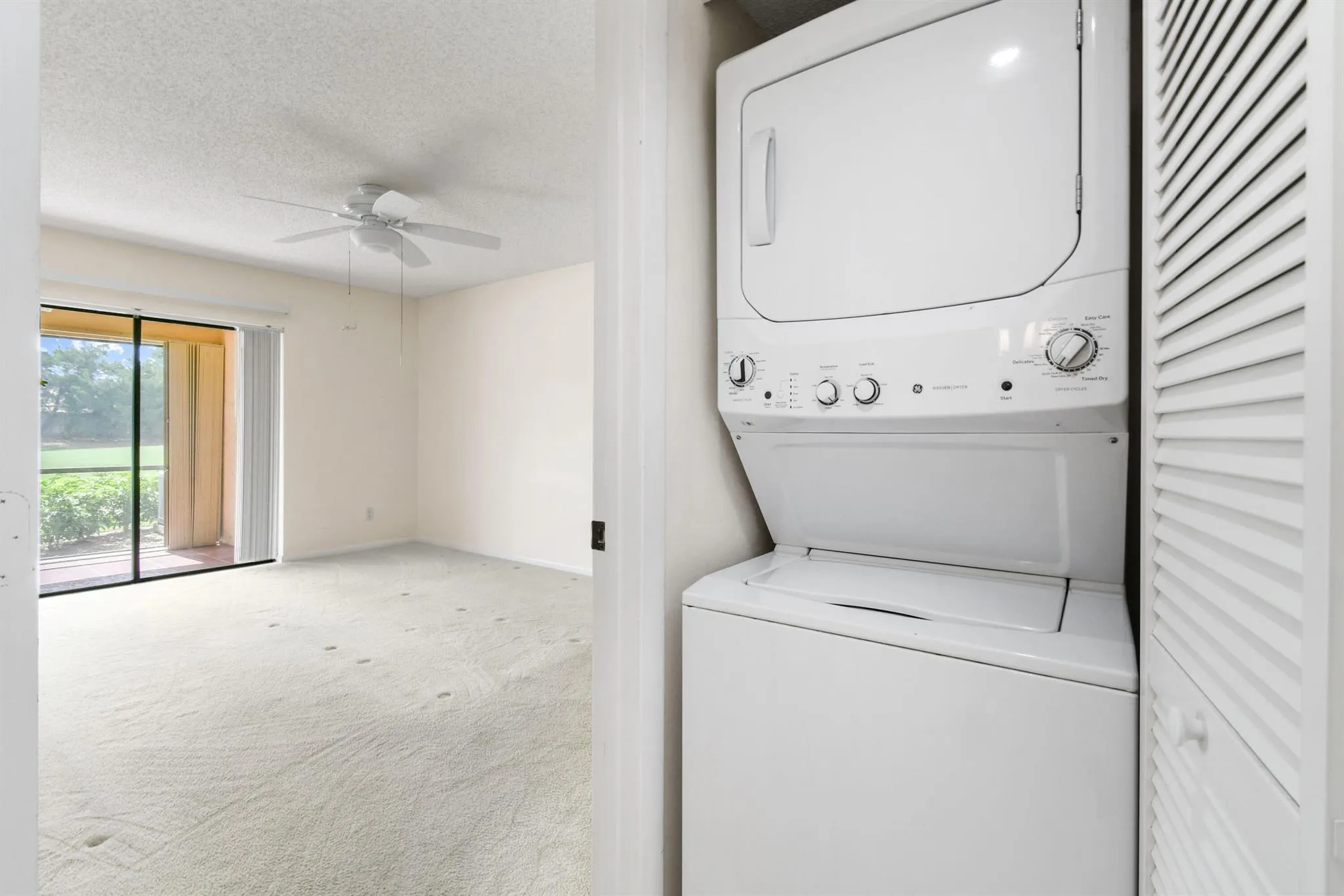 1001 Pinecrest Circle, #B