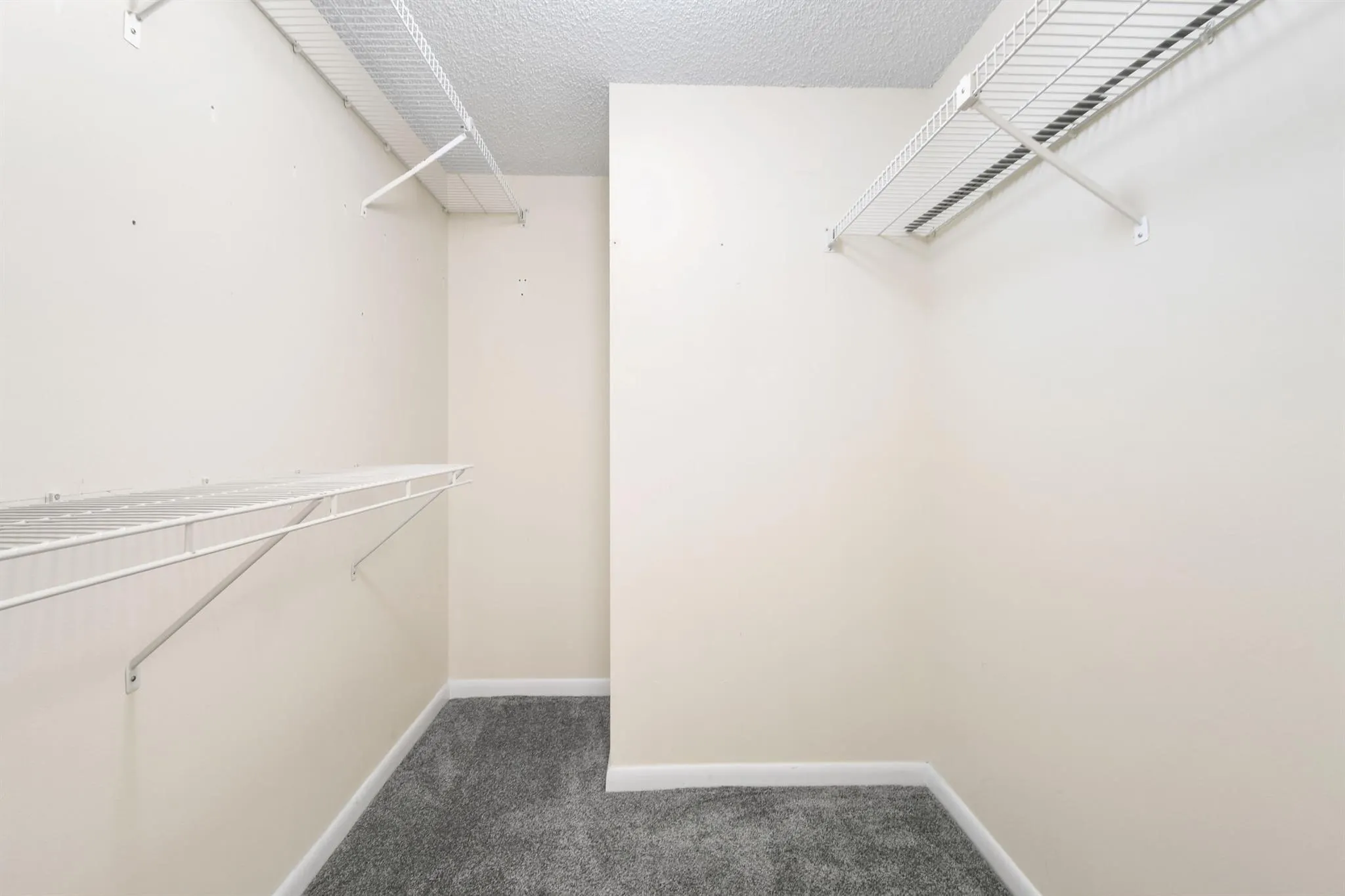 1001 Pinecrest Circle, #B