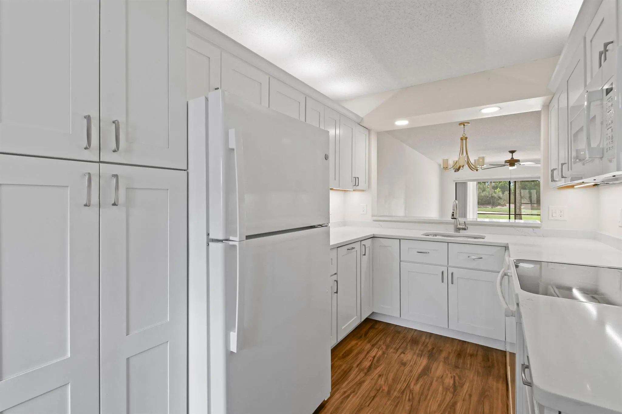 1001 Pinecrest Circle, #B