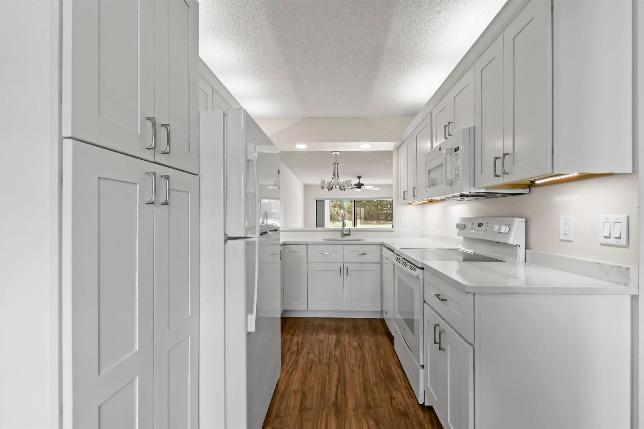 1001 Pinecrest Circle, #B