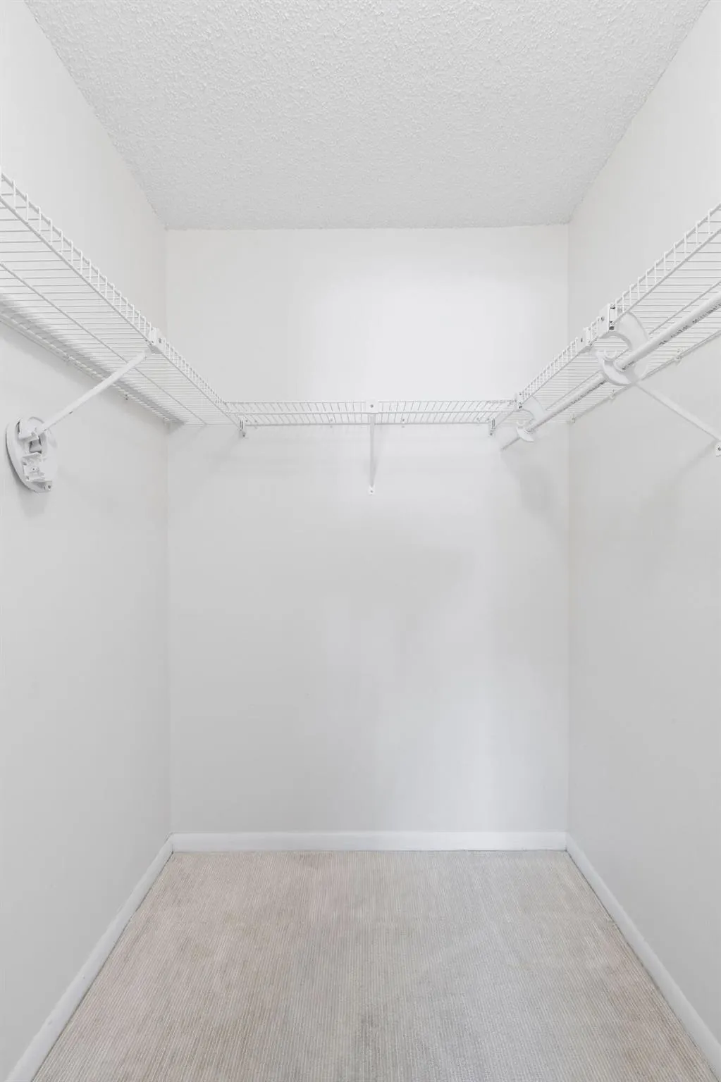 1001 Pinecrest Circle, #B