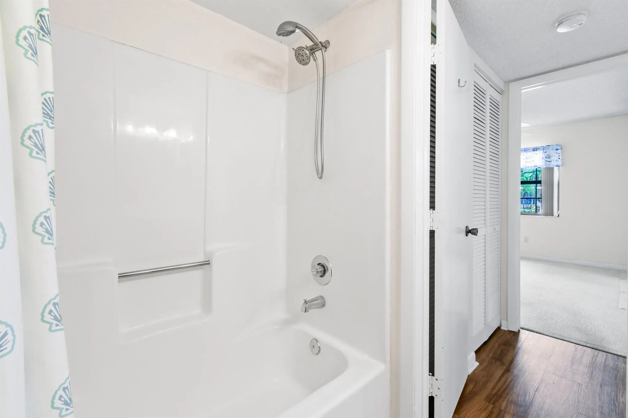 1001 Pinecrest Circle, #B