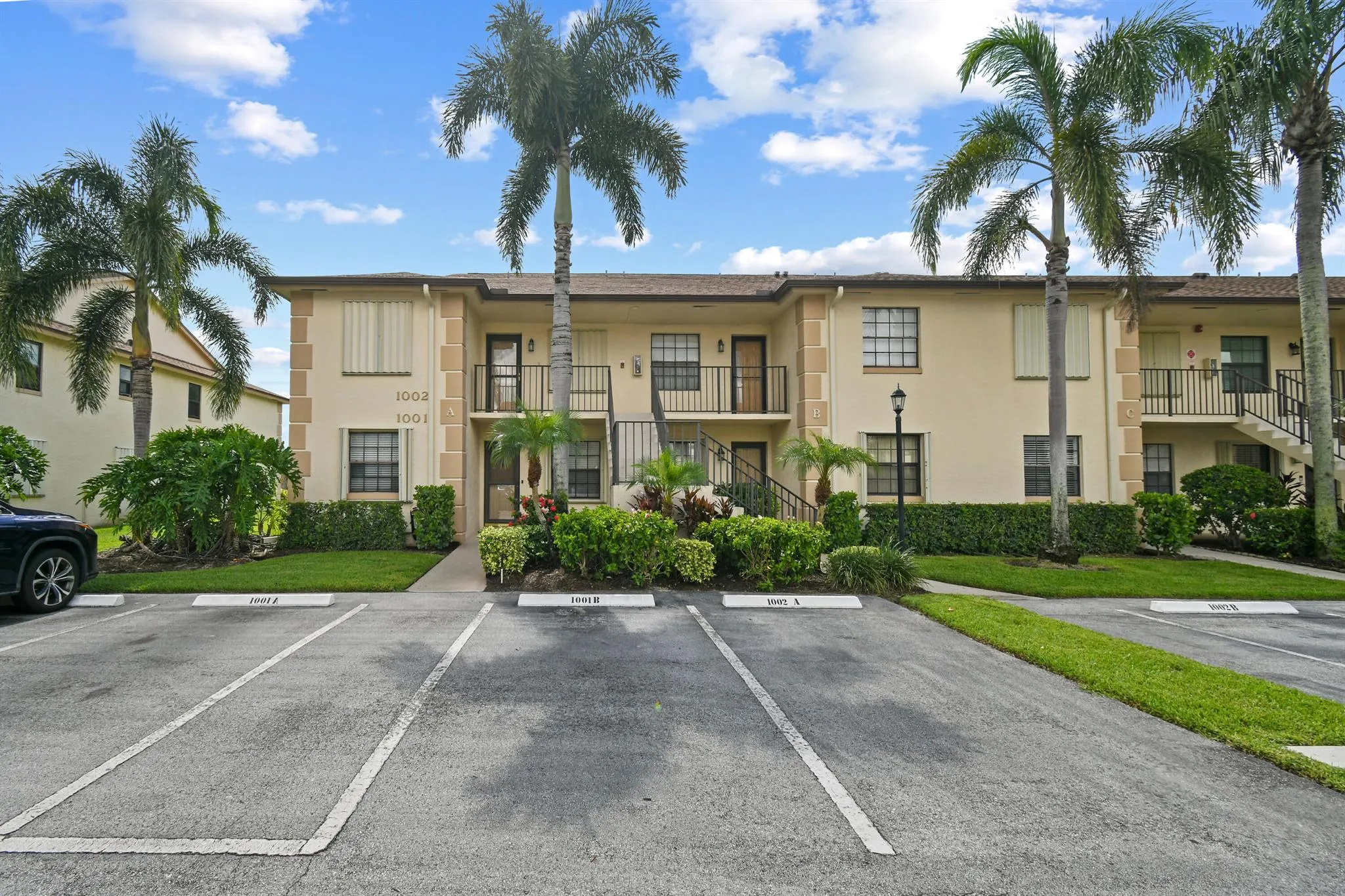 1001 Pinecrest Circle, #B