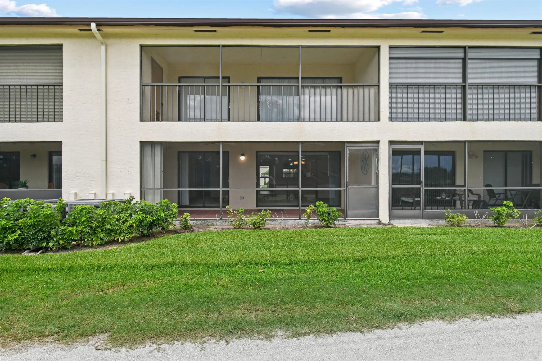 1001 Pinecrest Circle, #B