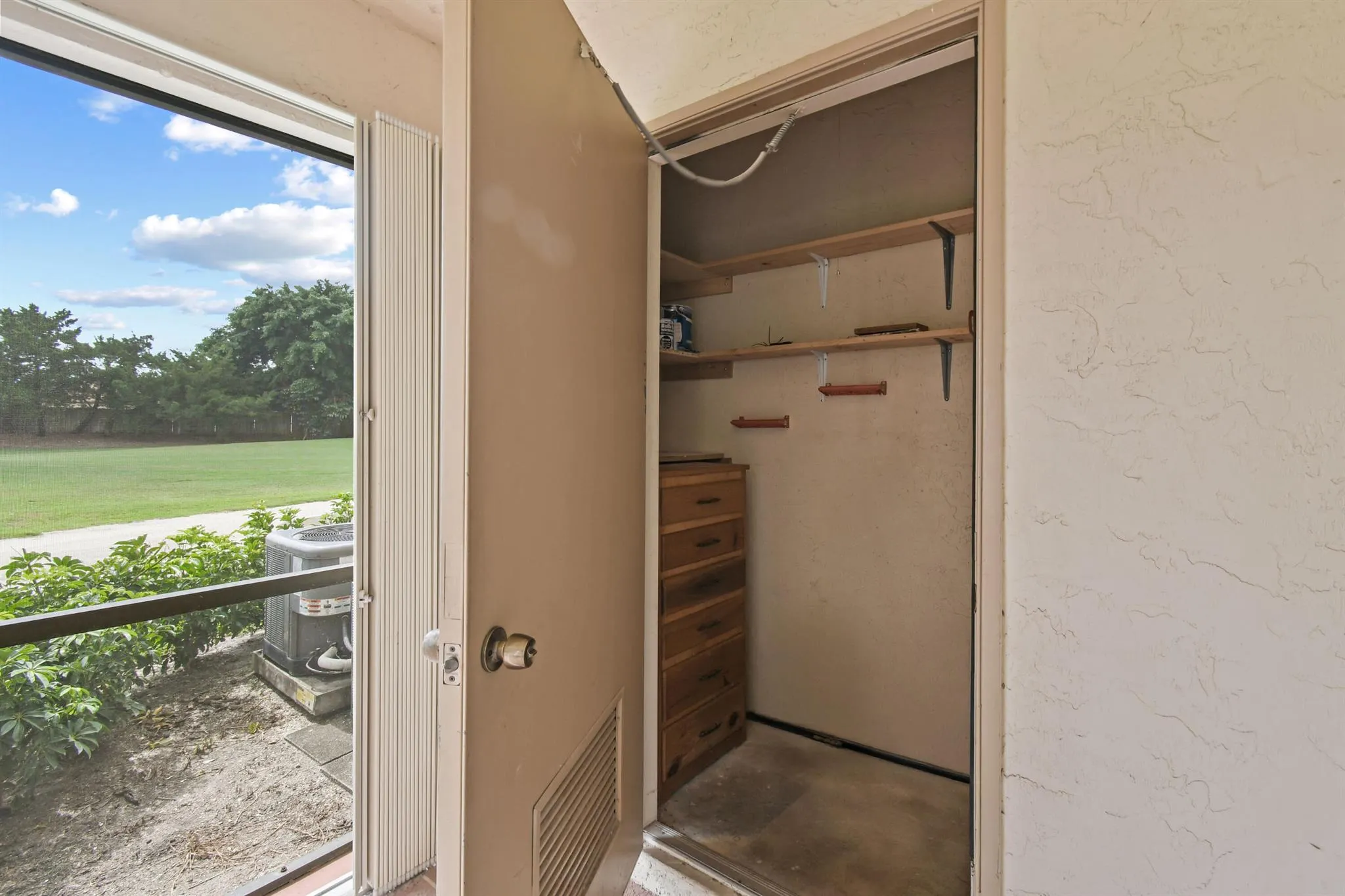 1001 Pinecrest Circle, #B