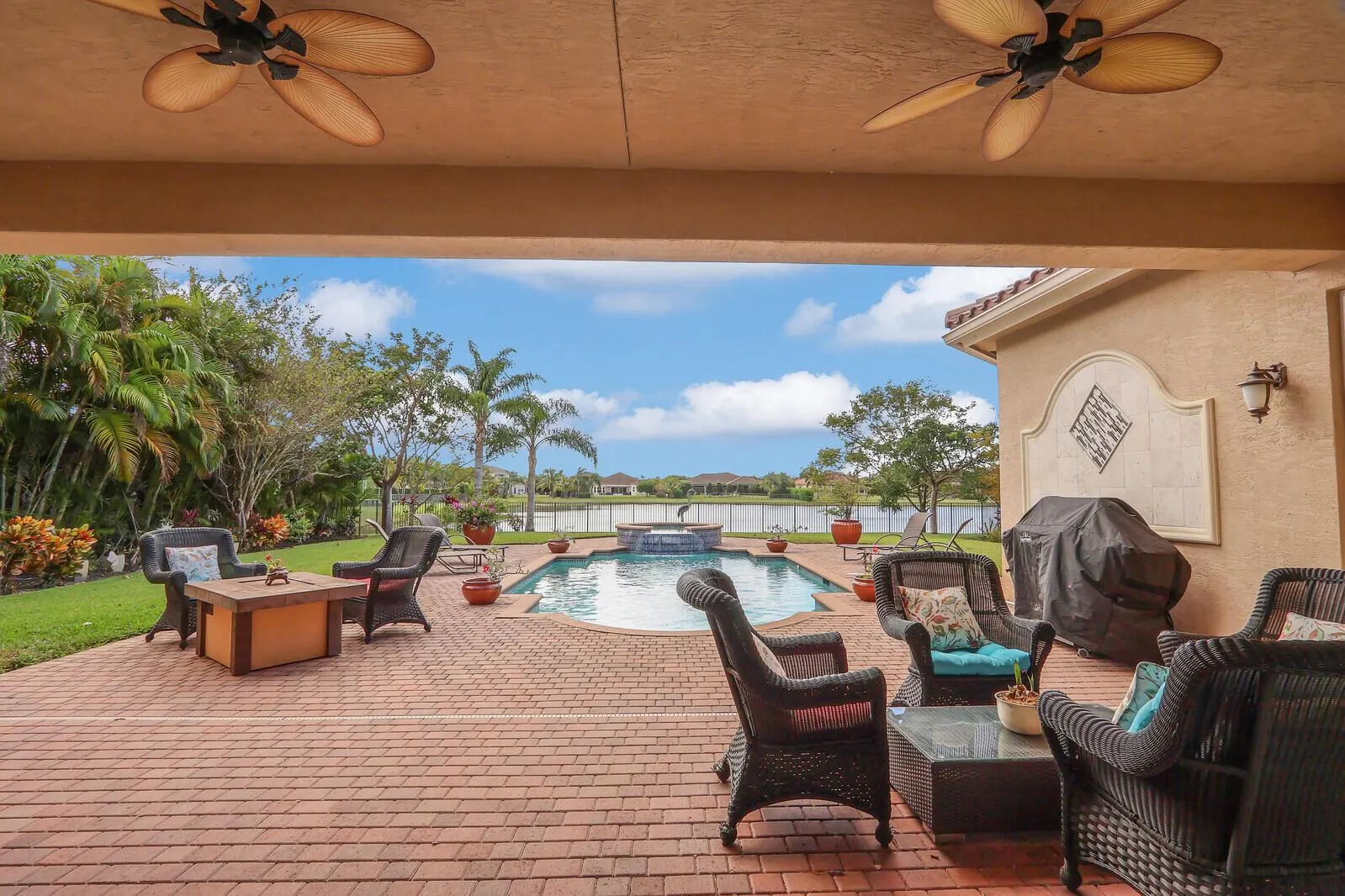 11098 Lynwood Palm Way