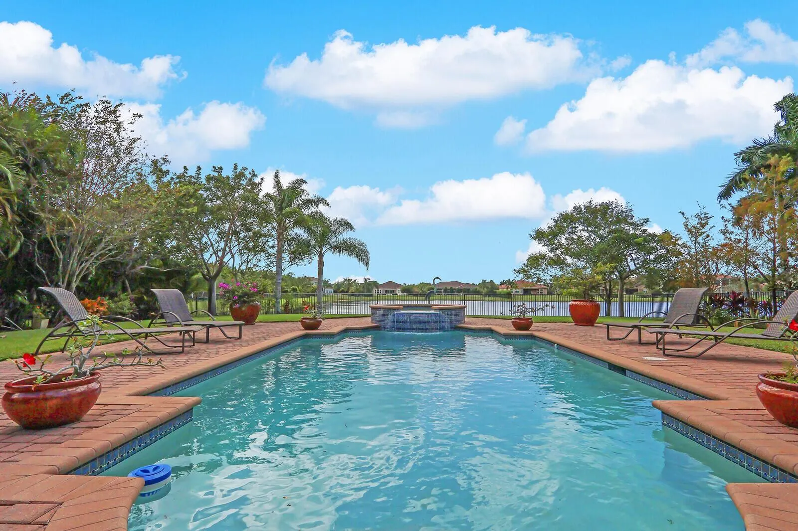 11098 Lynwood Palm Way