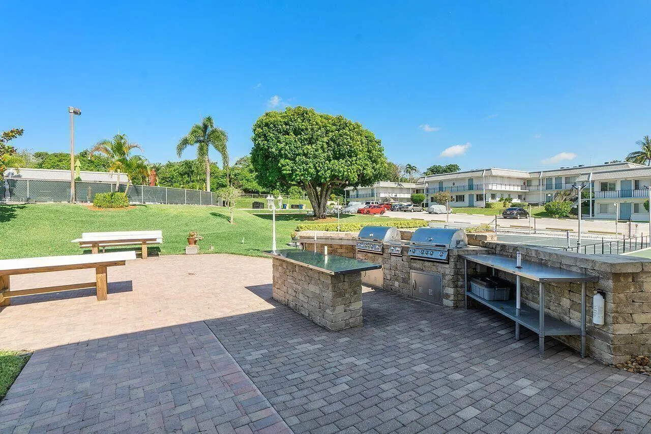 3280 Cynthia Lane, #211