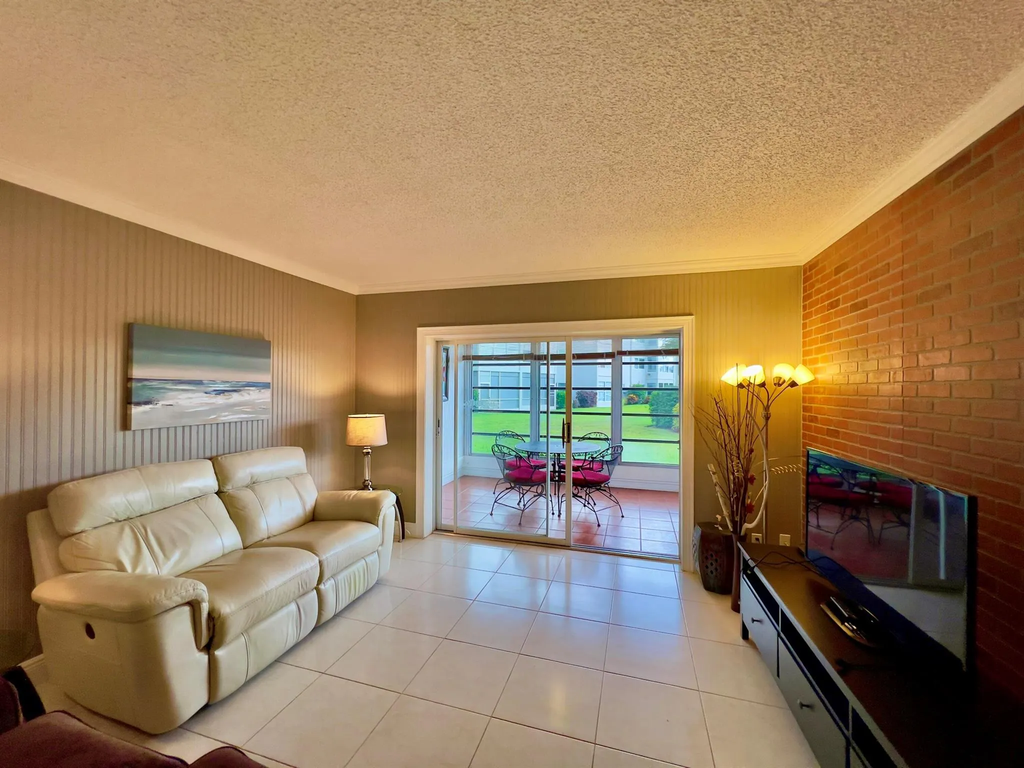 3500 NW 48th Avenue, #402