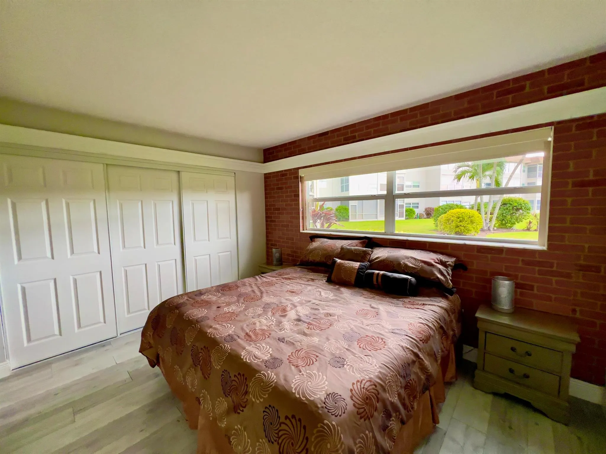 3500 NW 48th Avenue, #402