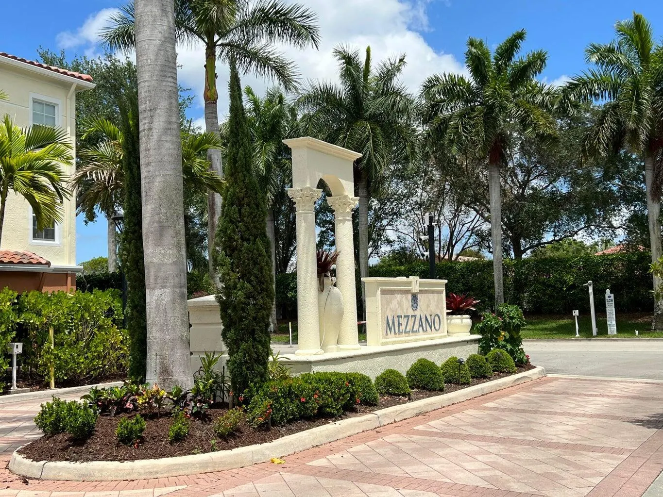9825 Baywinds 1304 Drive, #1304