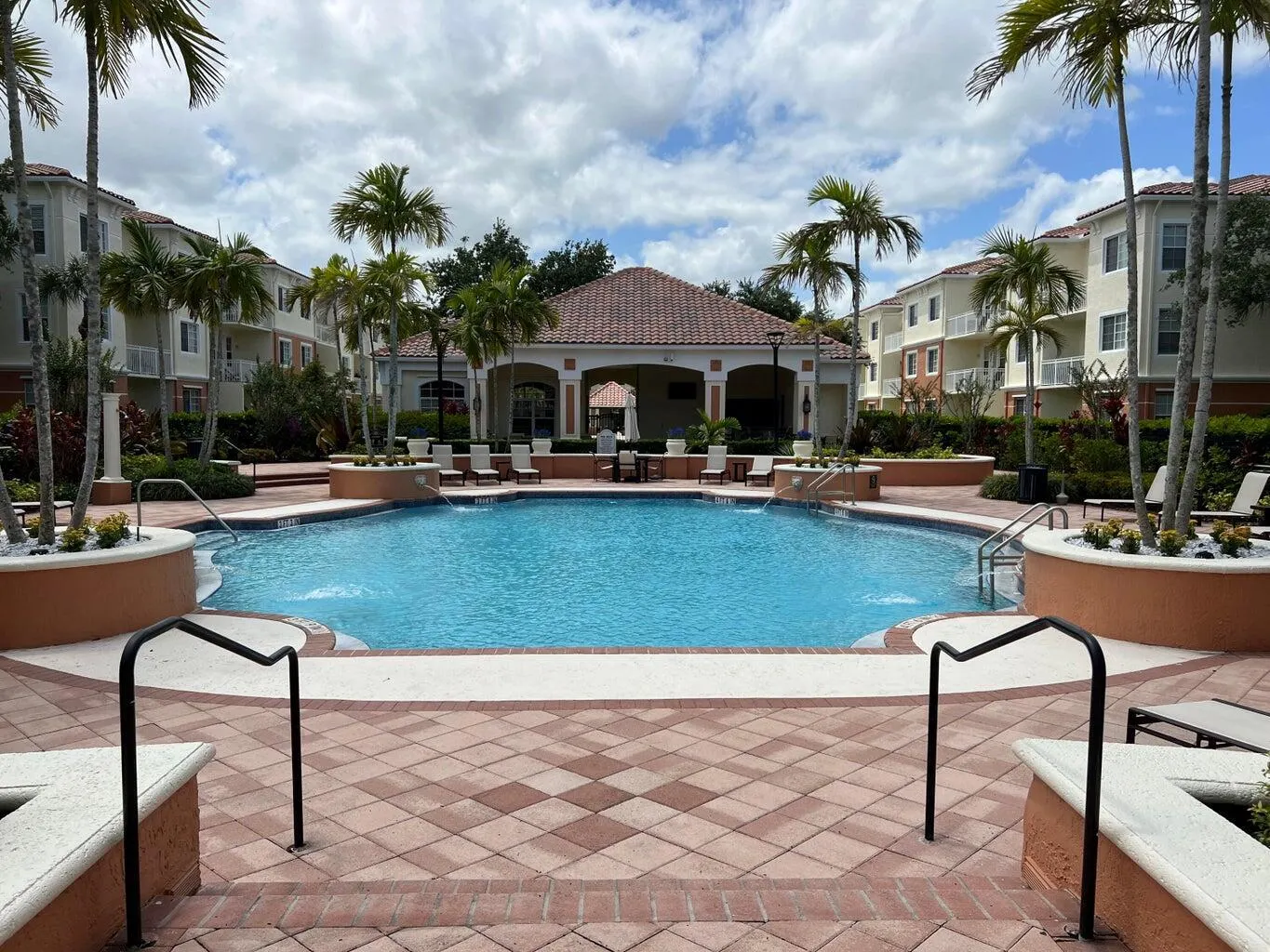 9825 Baywinds 1304 Drive, #1304