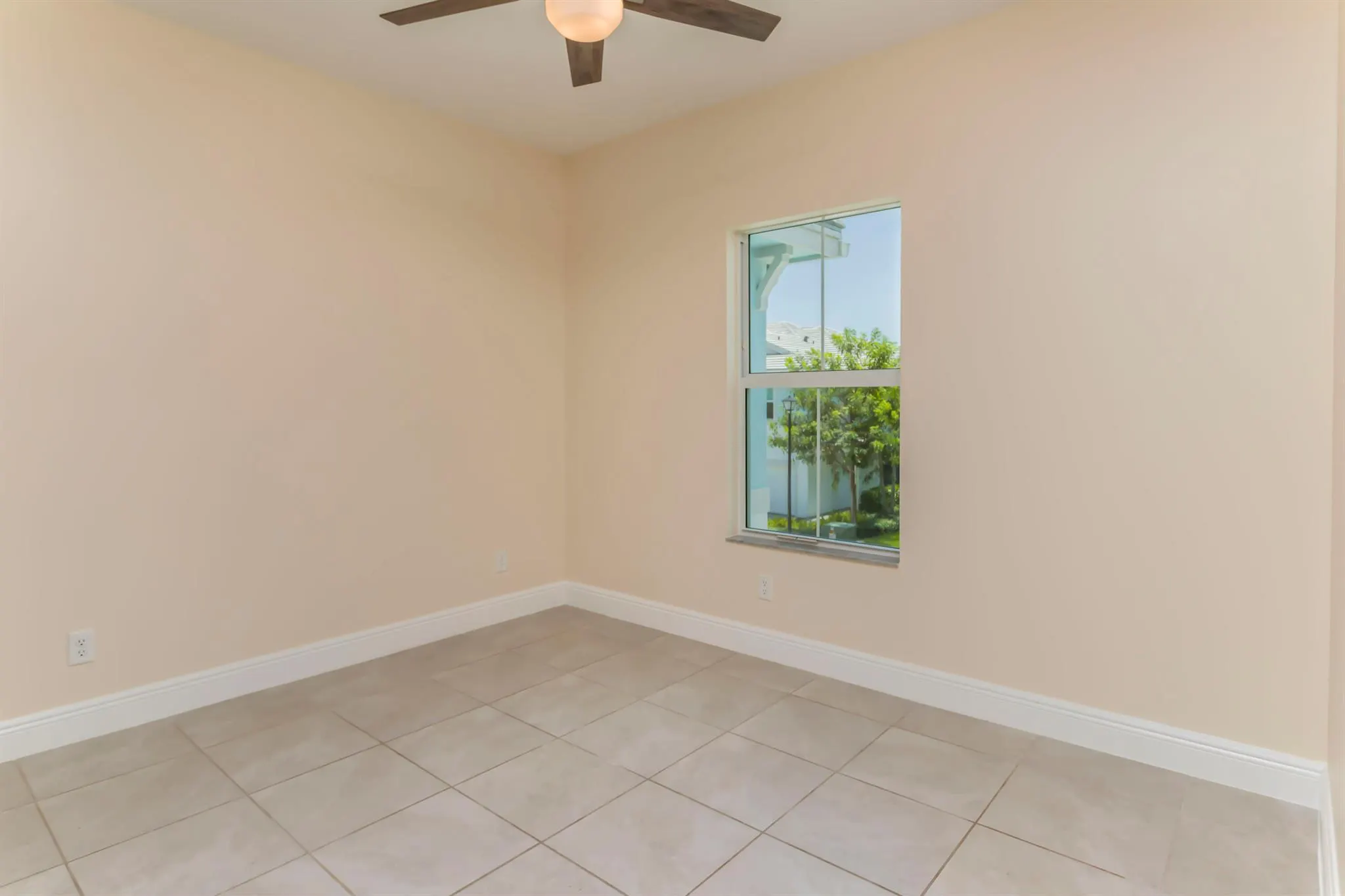 1857 Spoonbill Court