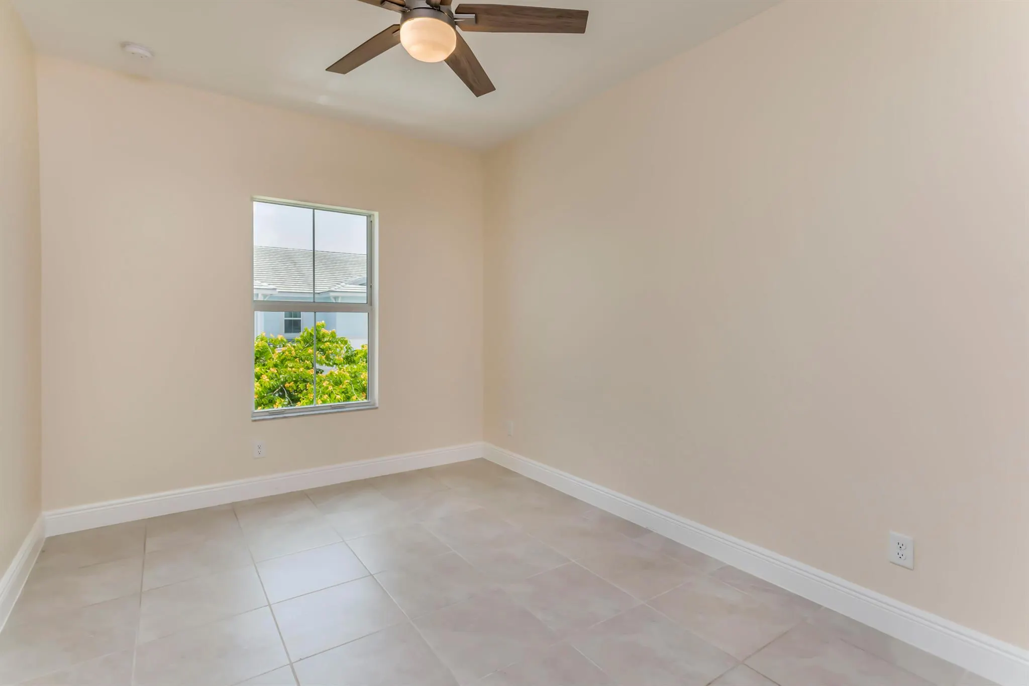 1857 Spoonbill Court