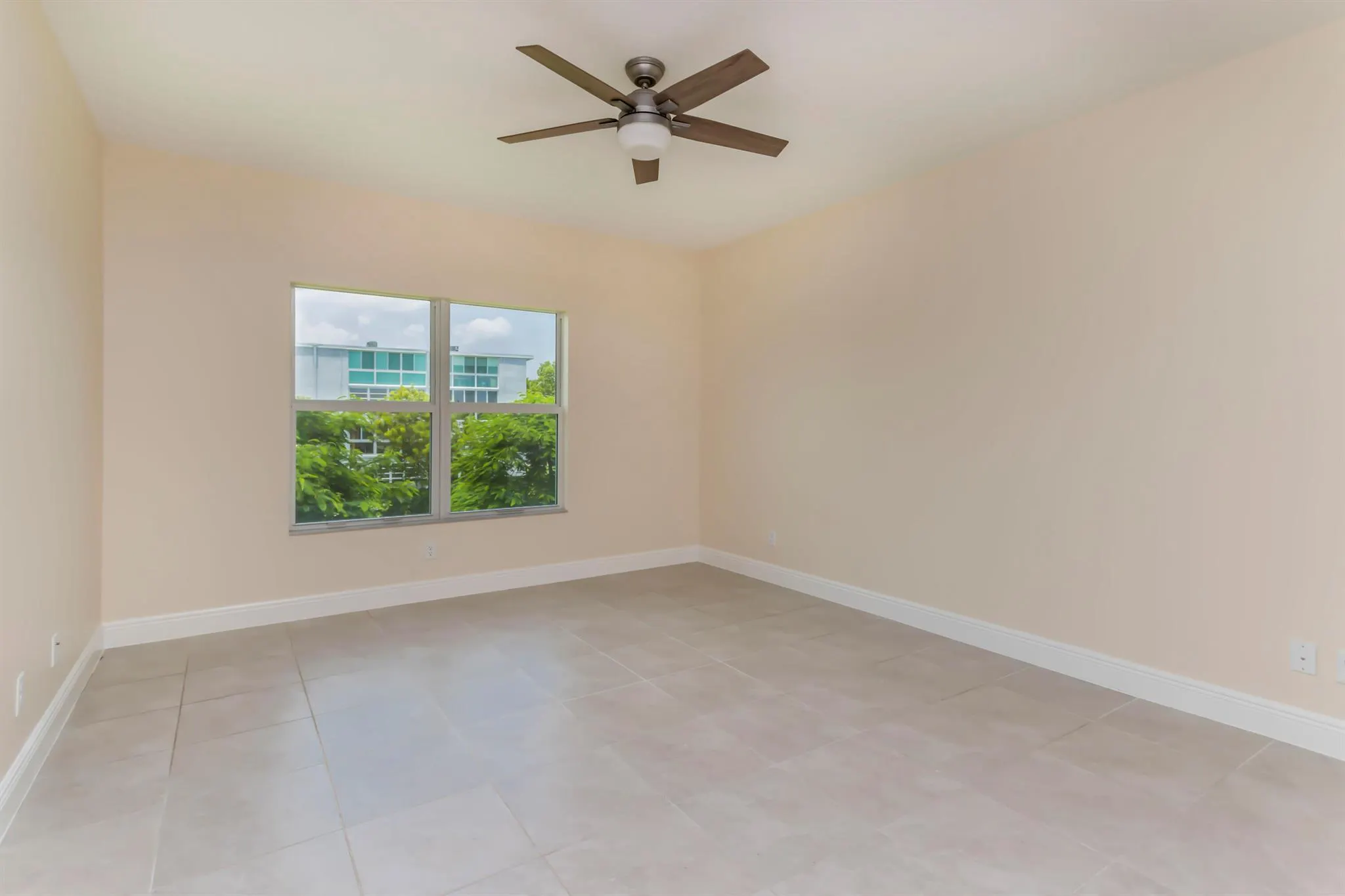 1857 Spoonbill Court