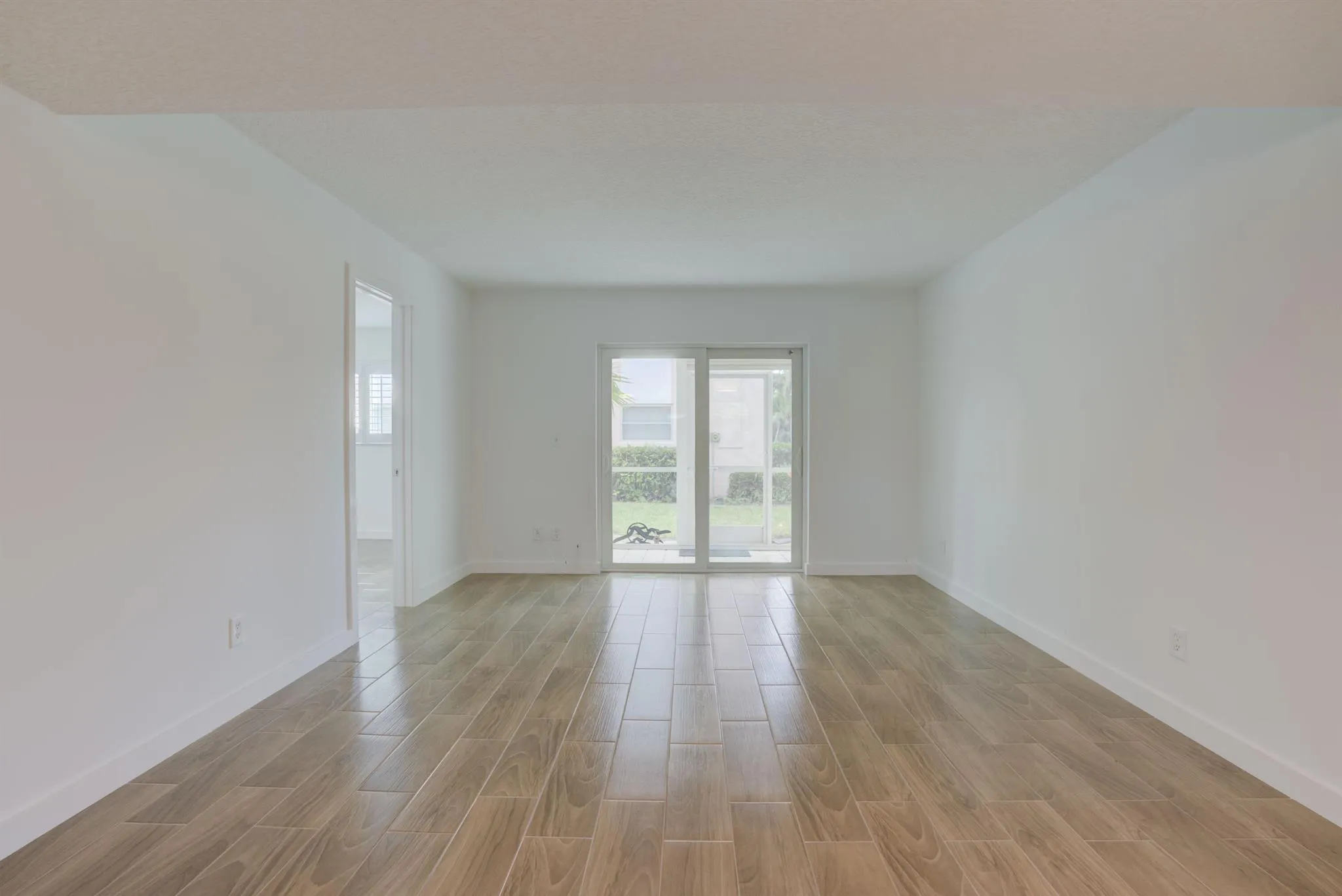 18081 SE Country Club Drive, #101