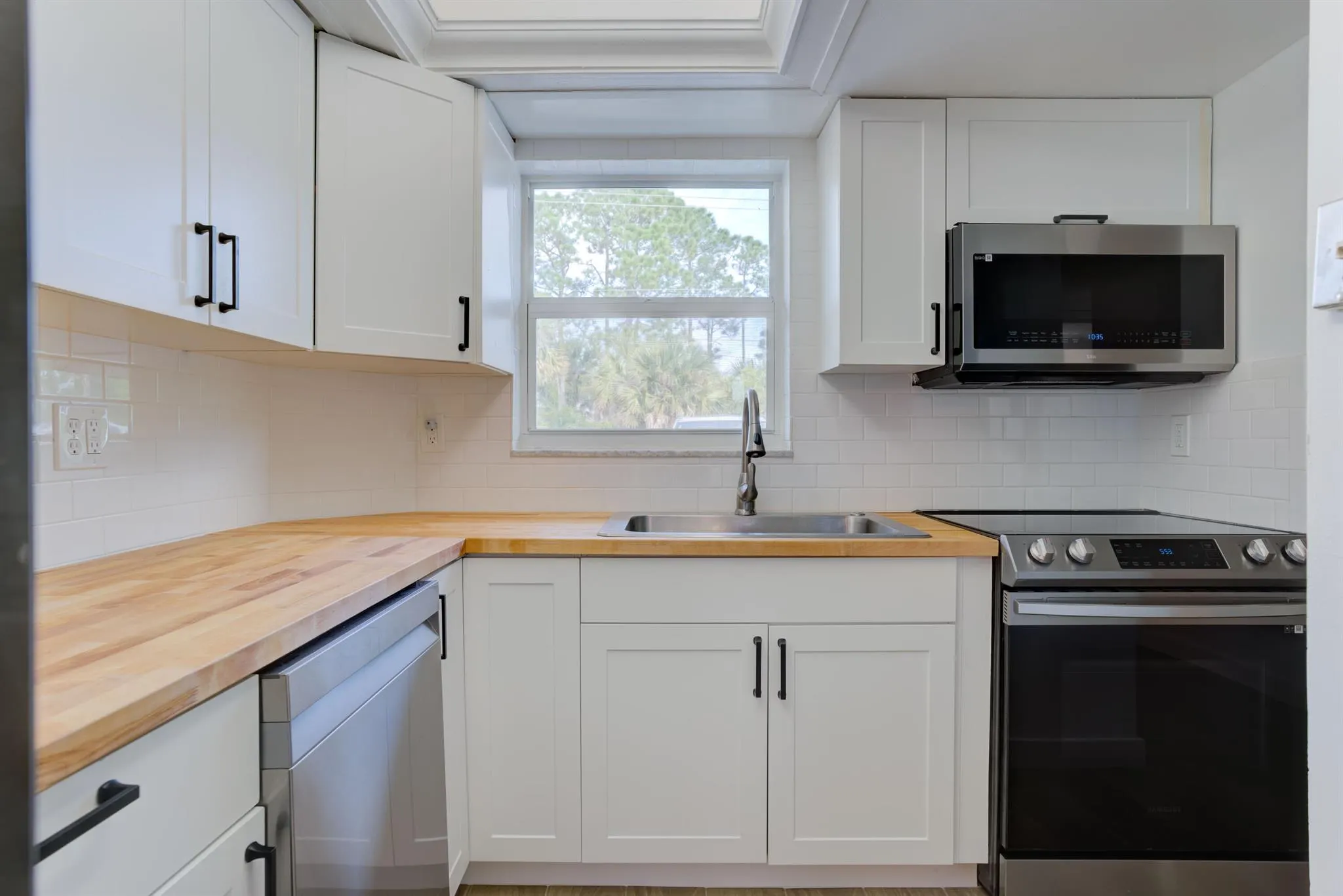 18081 SE Country Club Drive, #101