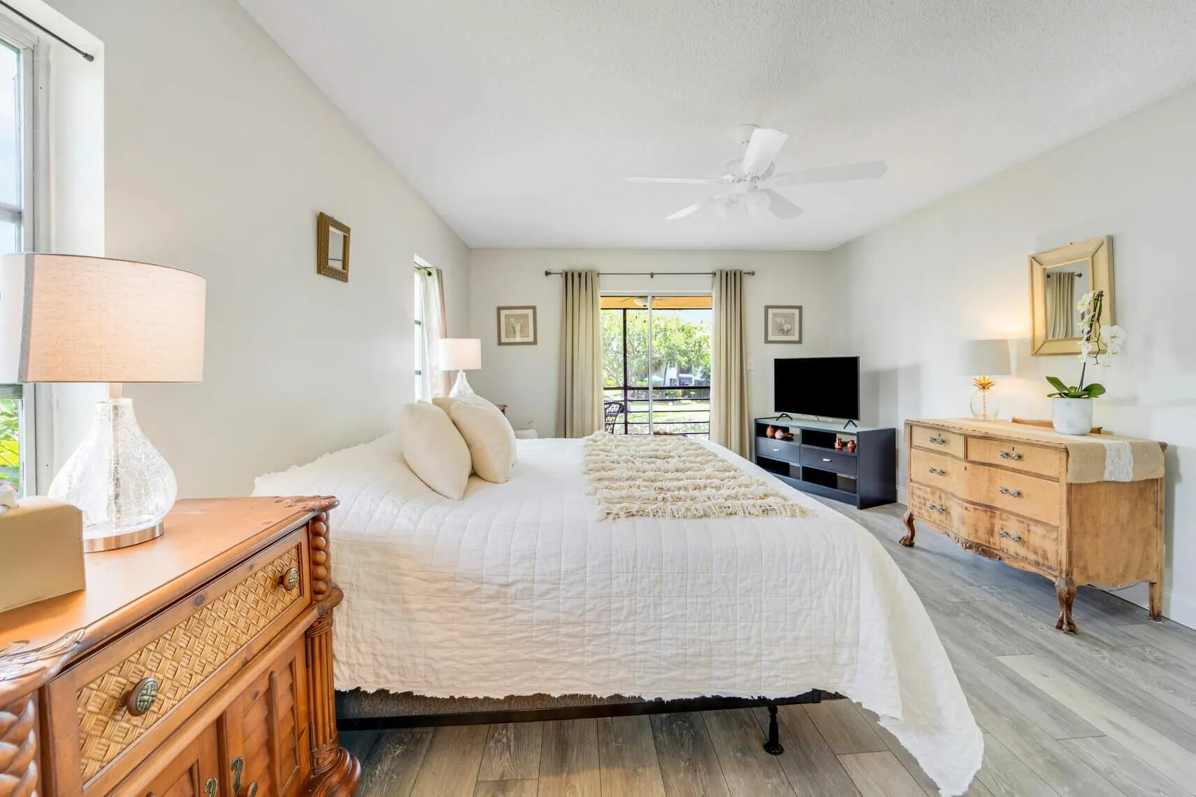 5890 Sugar Palm Court, #E