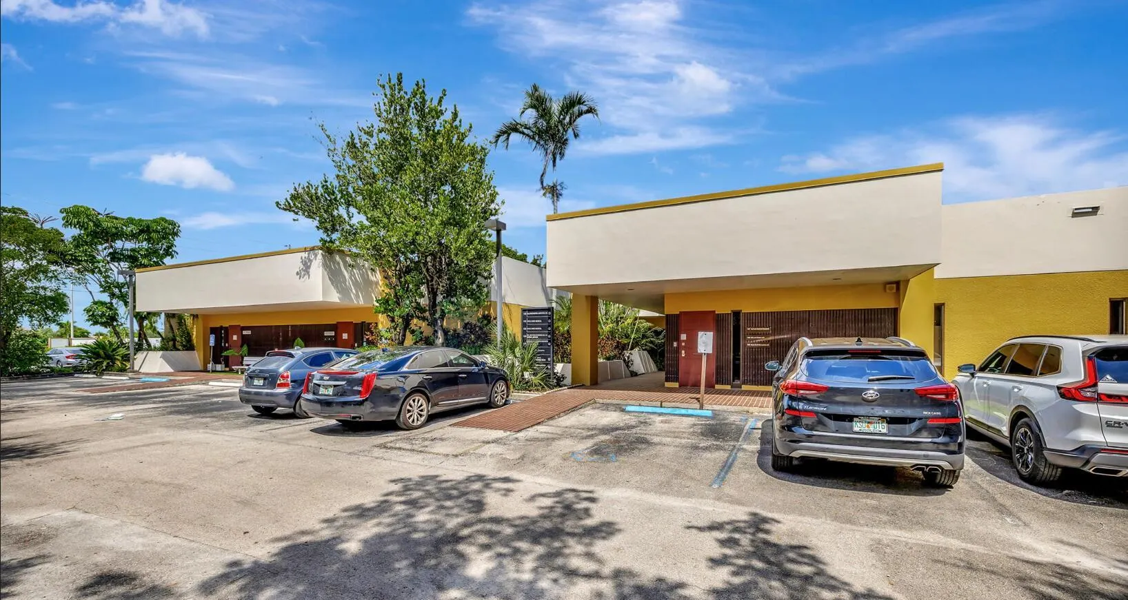 3157 N University Drive, #106, 107-108