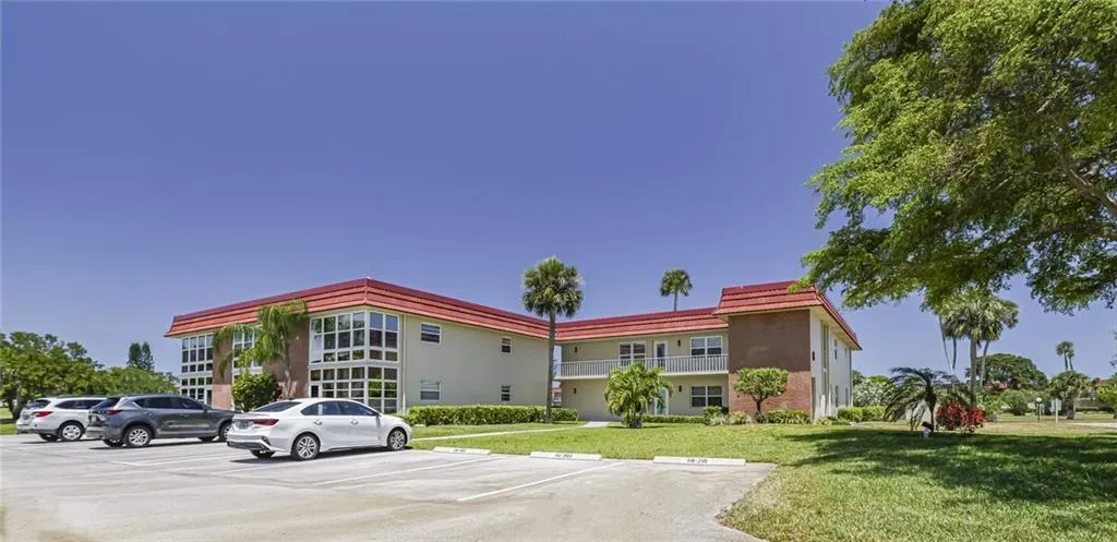 66 Woodland Drive, #203