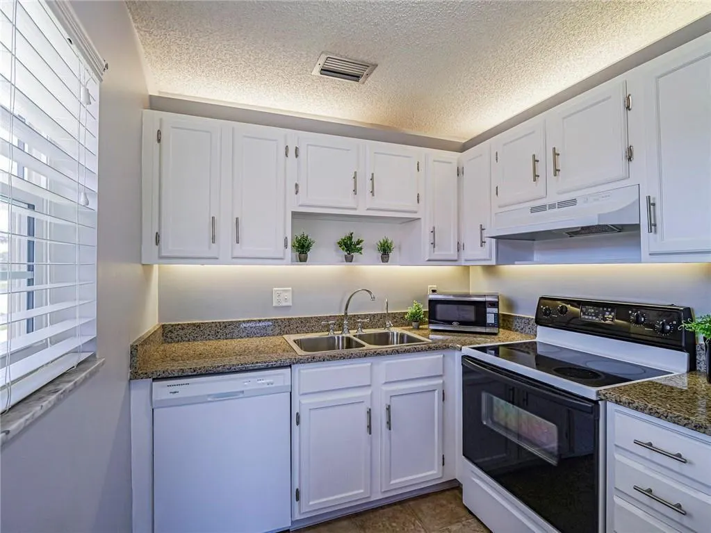 66 Woodland Drive, #203