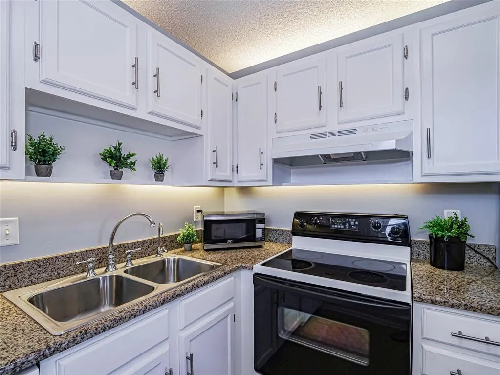 66 Woodland Drive, #203