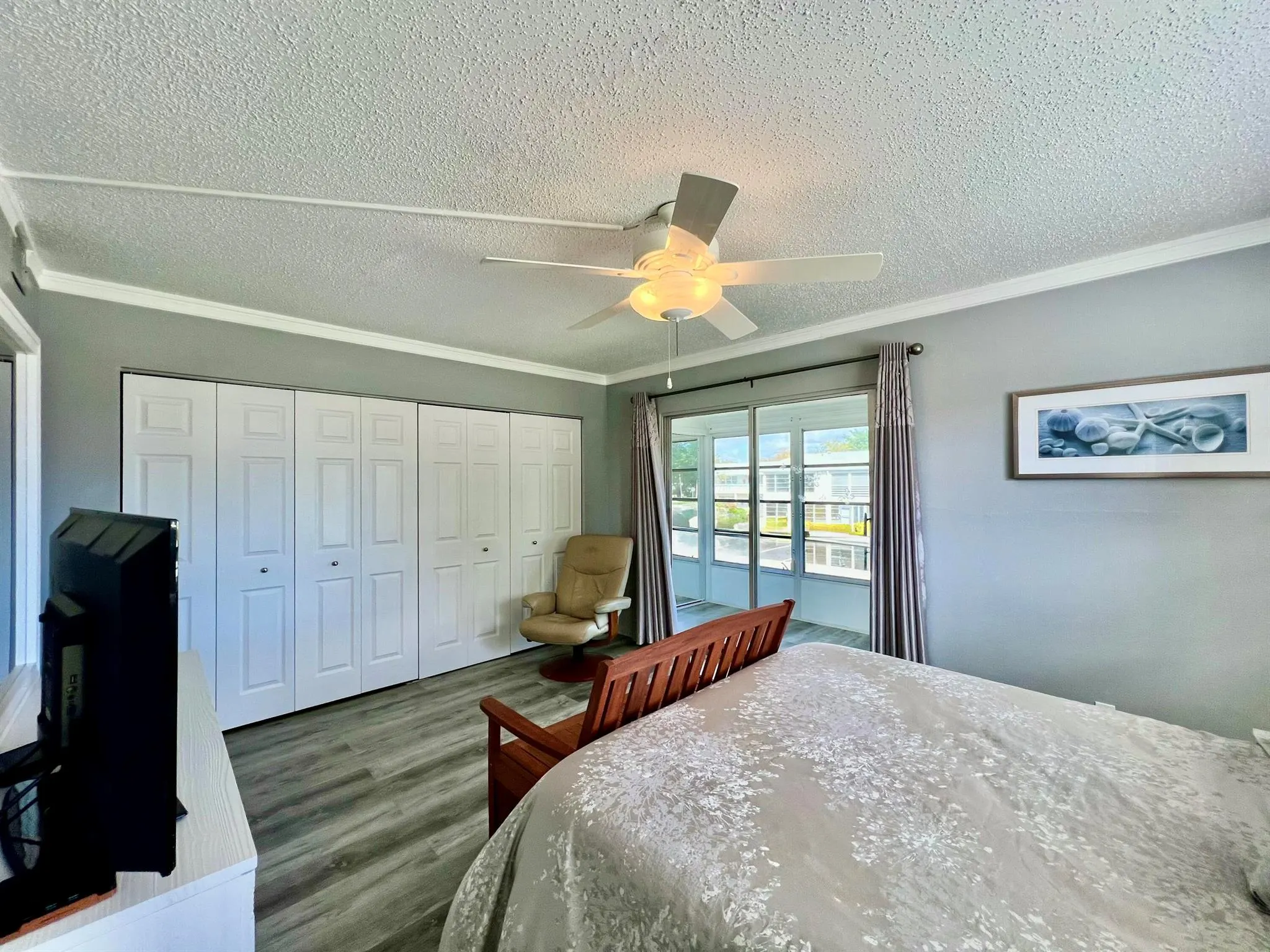 225 Westbury L, #225