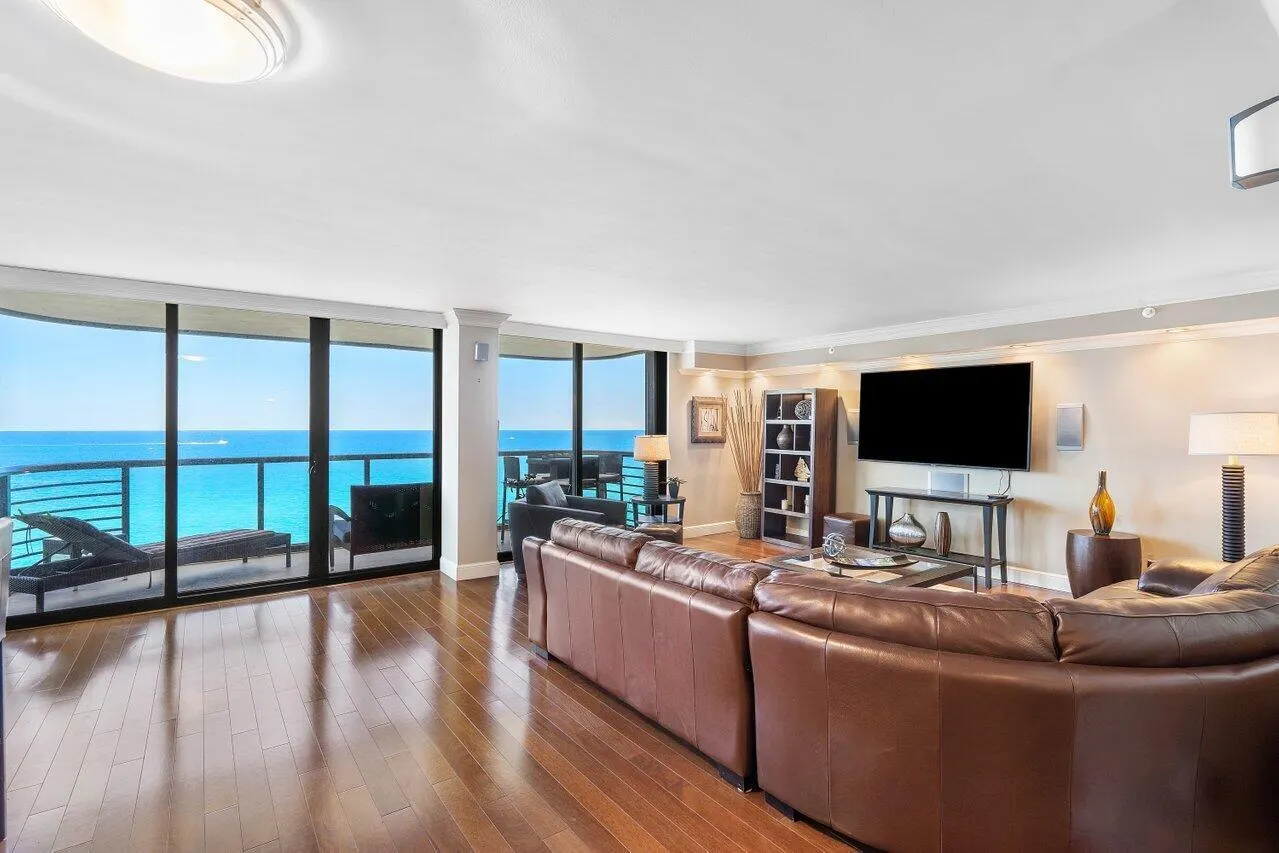 250 S Ocean Boulevard, #11c