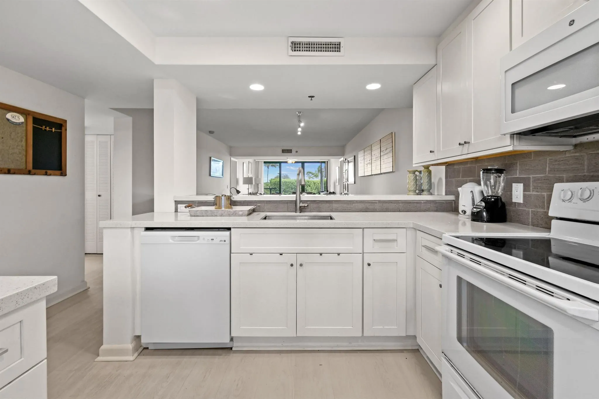 101 S Seas Drive, #101