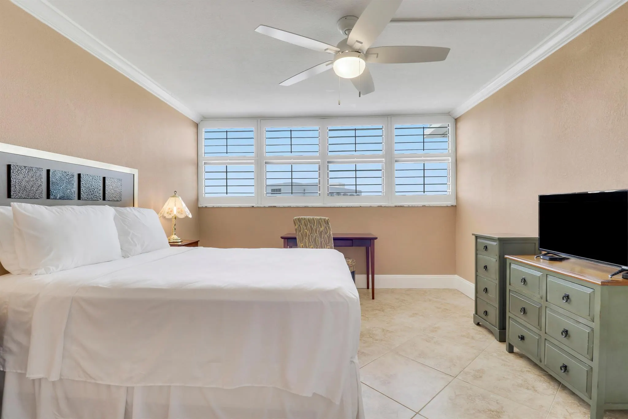 336 Golfview Road, #1016