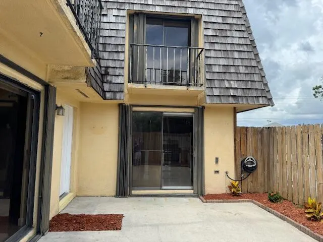 15 Lake Arbor Drive