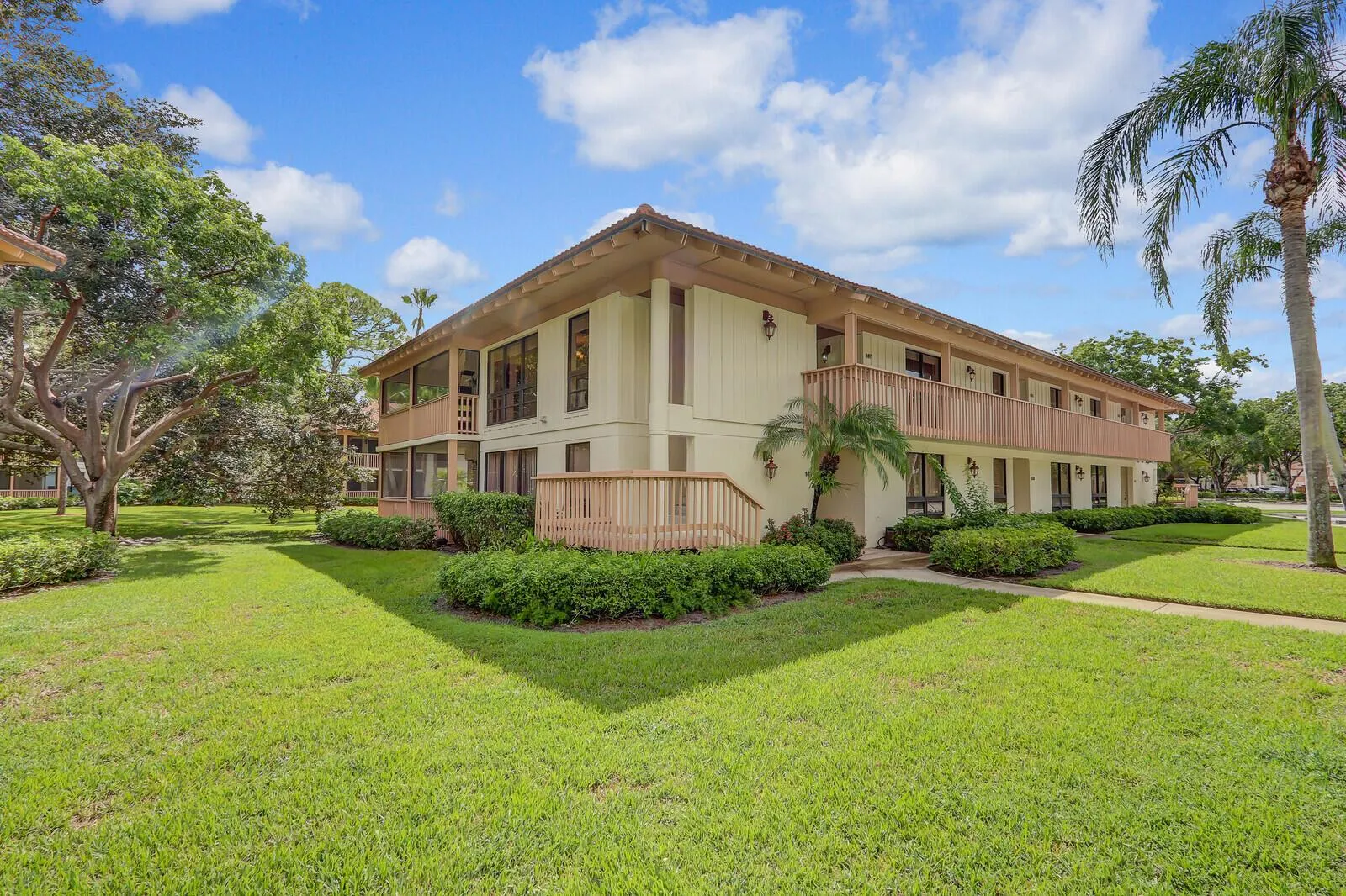 147 Brackenwood Road