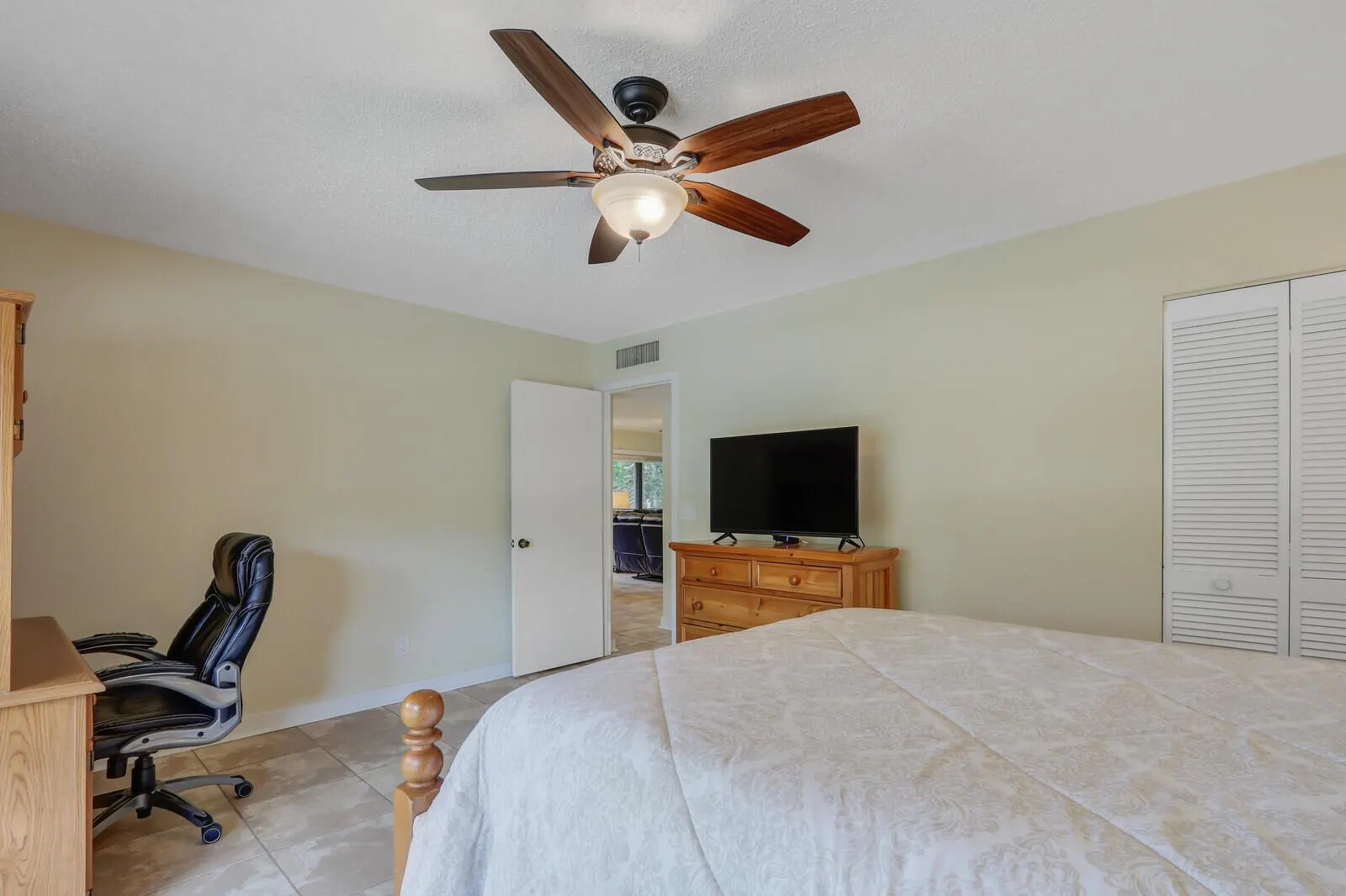 147 Brackenwood Road