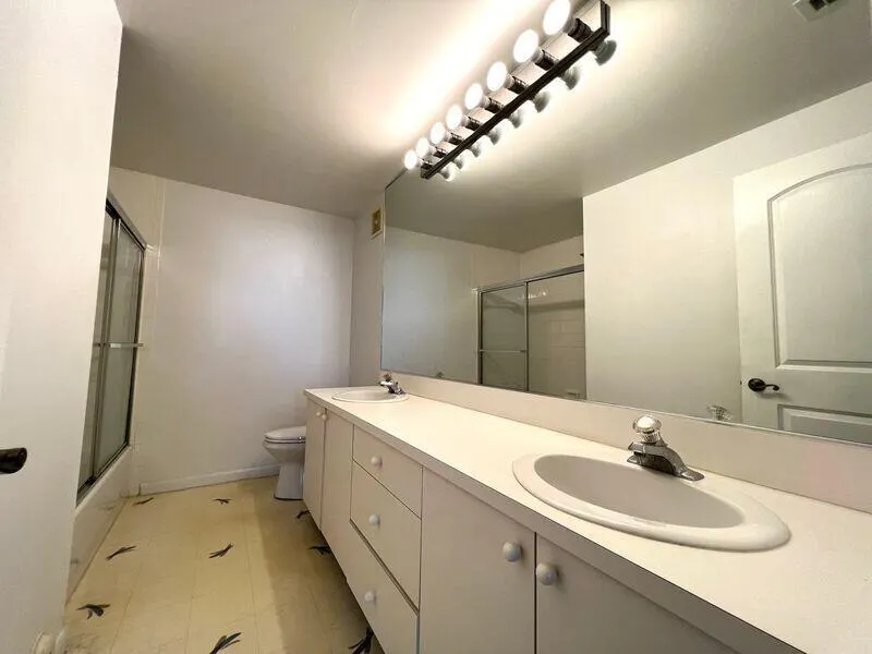 10225 NW 33rd Street