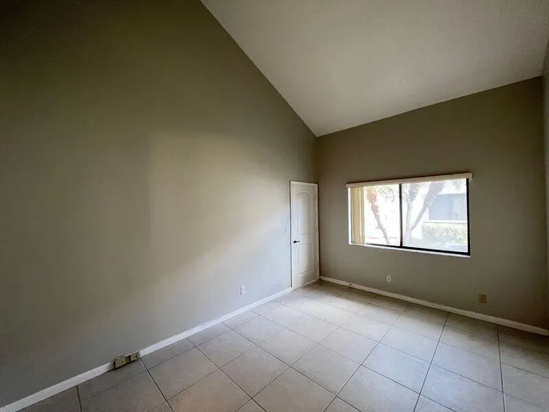 10225 NW 33rd Street